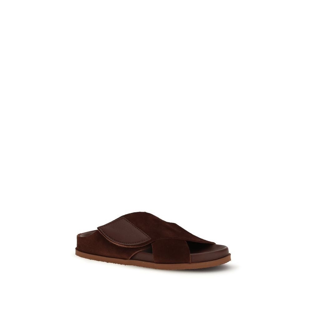 Pedro García Braune Samtsandalen