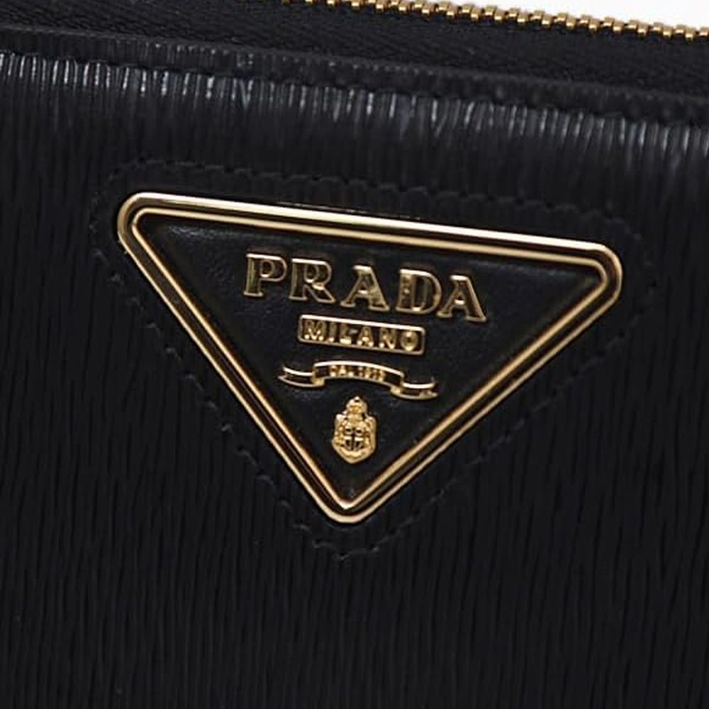 Prada Schwarzes Kalbsleder Portemonnaie