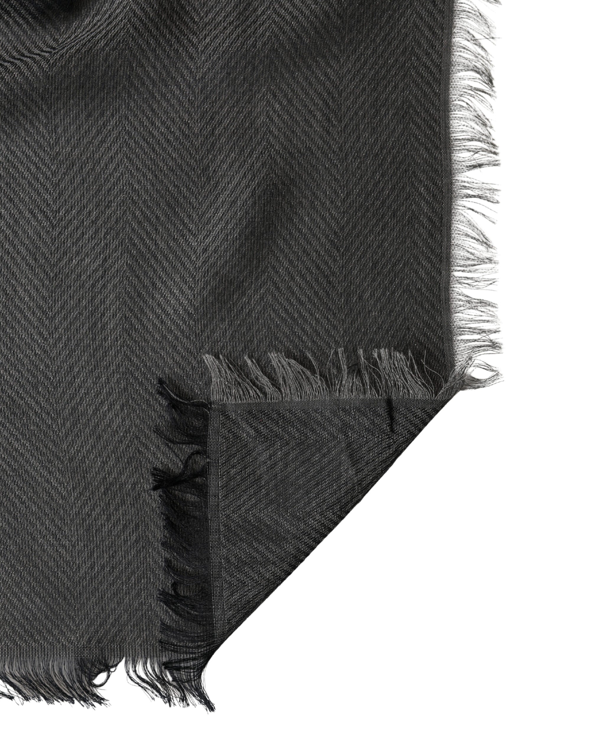 Dolce & Gabbana Schwarzer Modal-Wärmeschal mit Fransen 140cm x 134cm Herrenschal