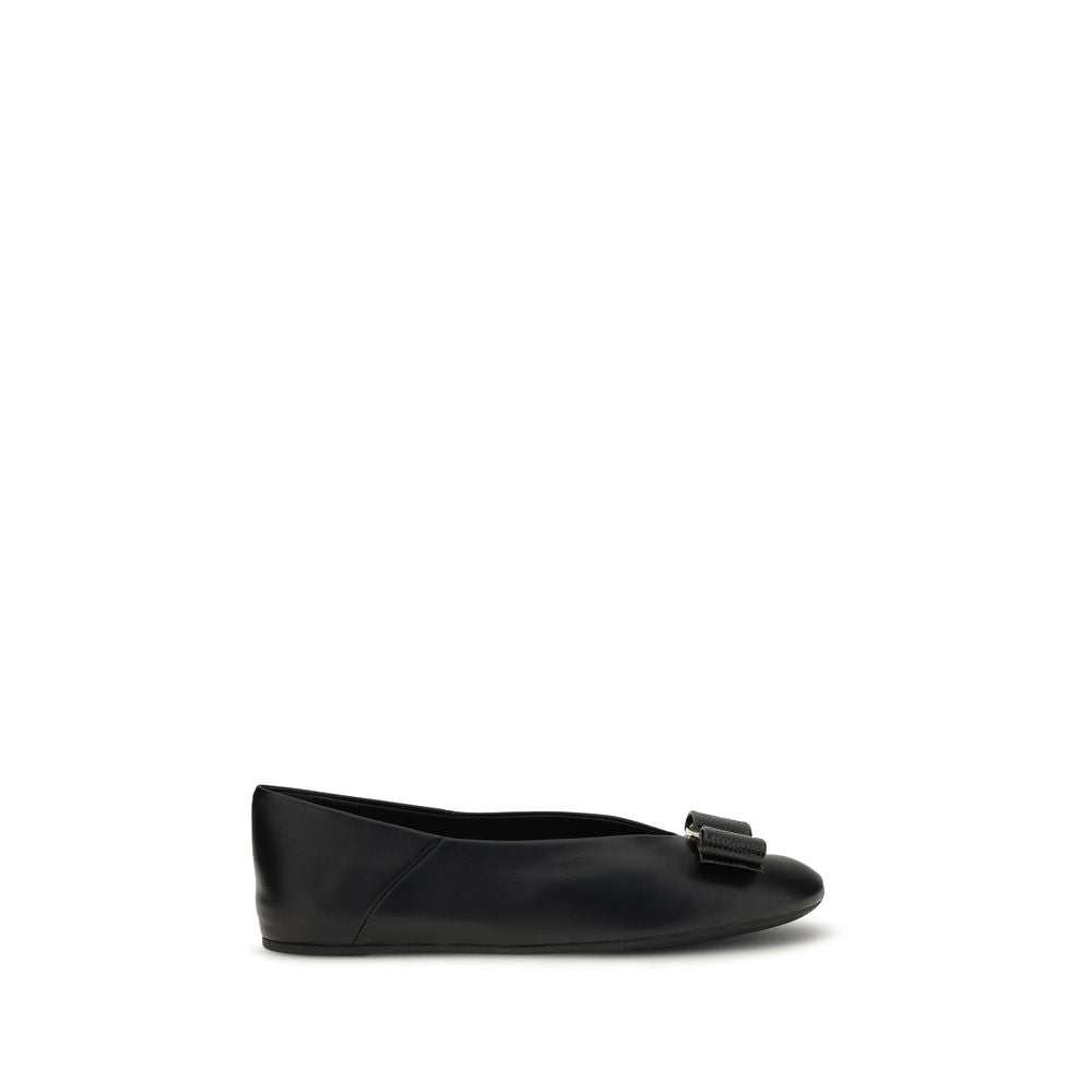 Ferragamo Schwarze Ballerinas aus Kalbsleder Bos Taurus