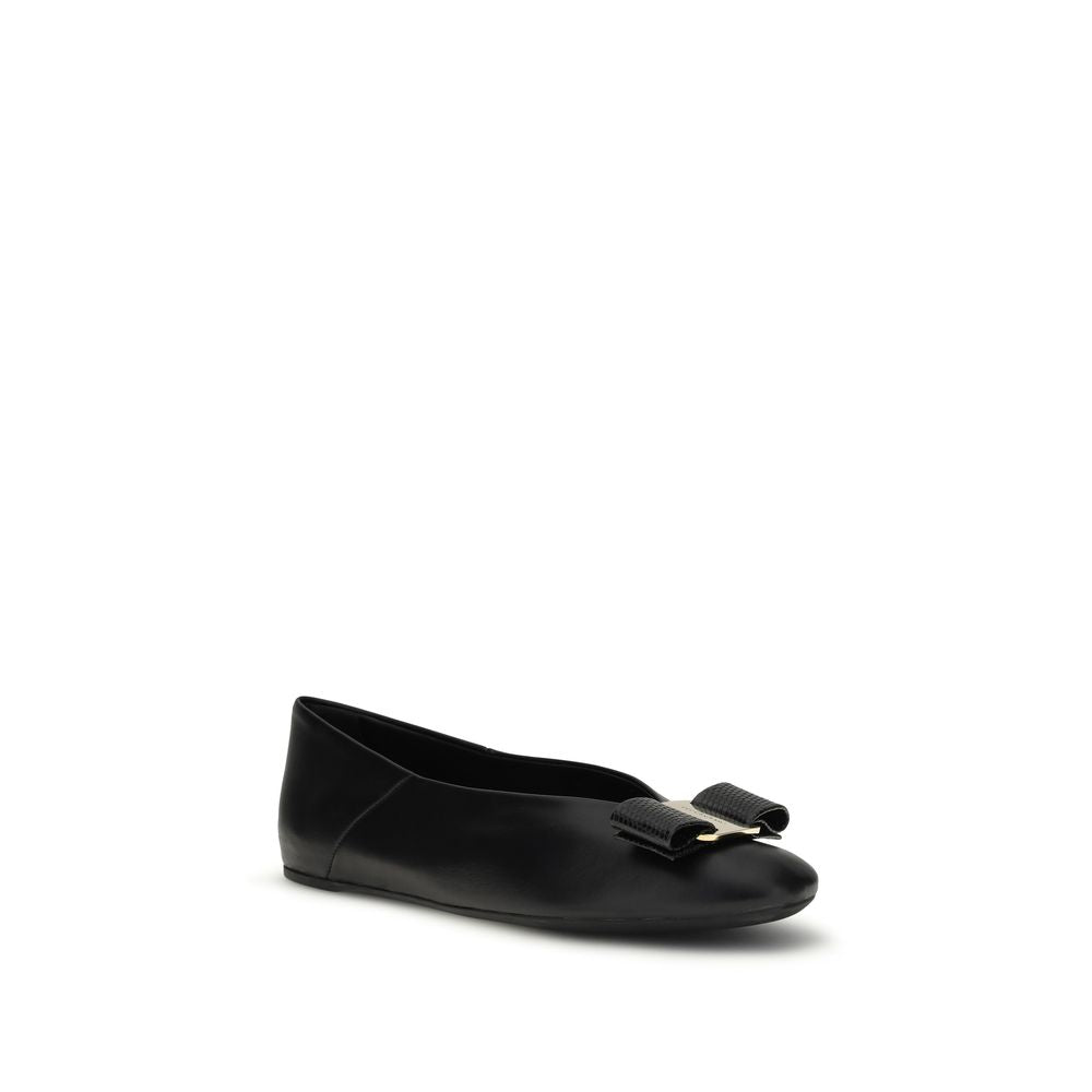 Ferragamo Schwarze Ballerinas aus Kalbsleder Bos Taurus