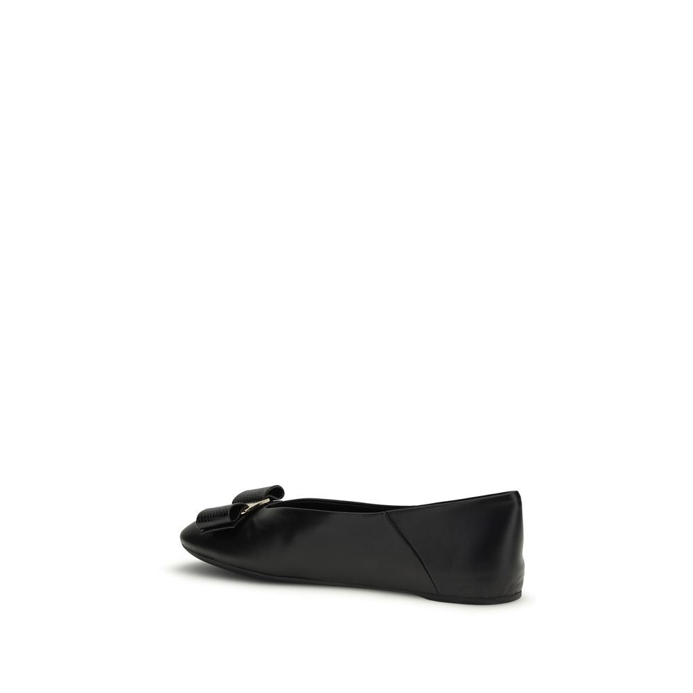 Ferragamo Schwarze Ballerinas aus Kalbsleder Bos Taurus
