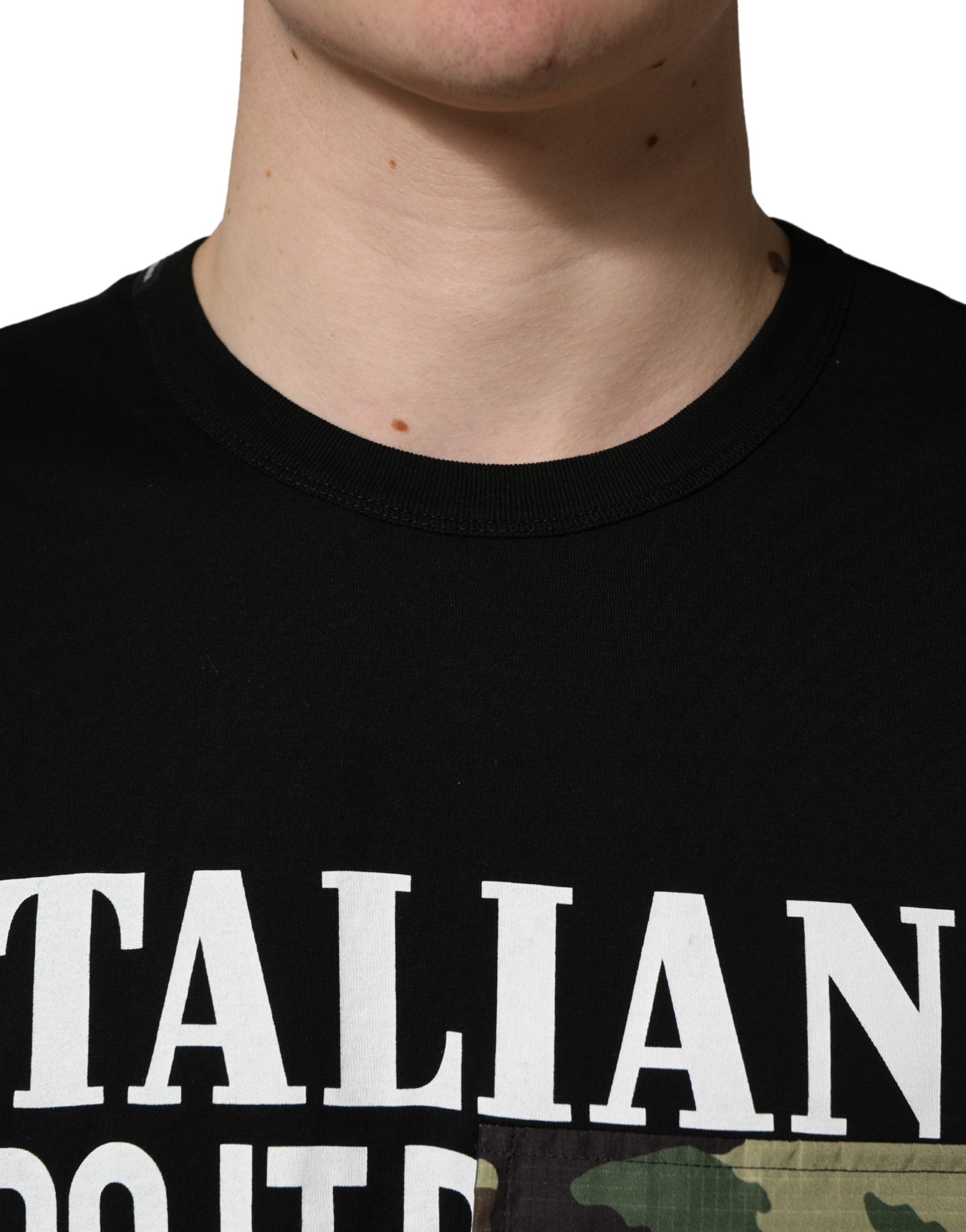 Dolce & Gabbana Schwarzes T-Shirt mit Camouflage-Grafikprint und Rundhalsausschnitt aus Baumwolle