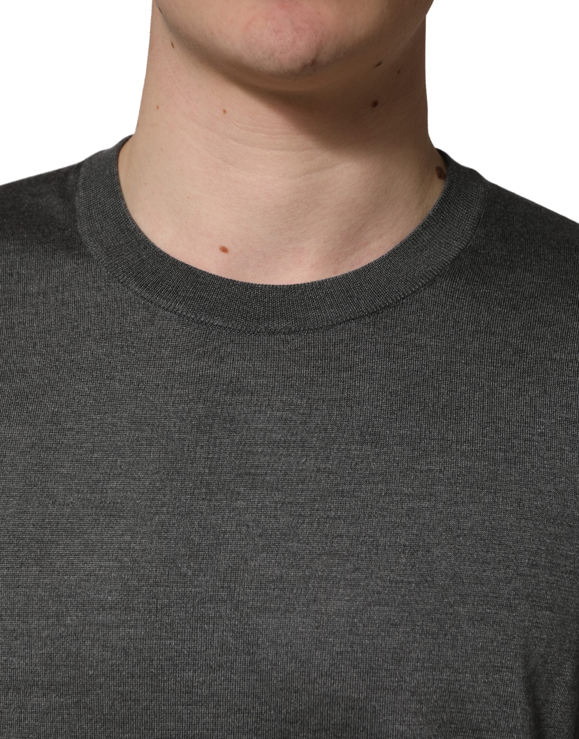 Dolce & Gabbana Grauer Pullover mit Rundhalsausschnitt und langen Ärmeln