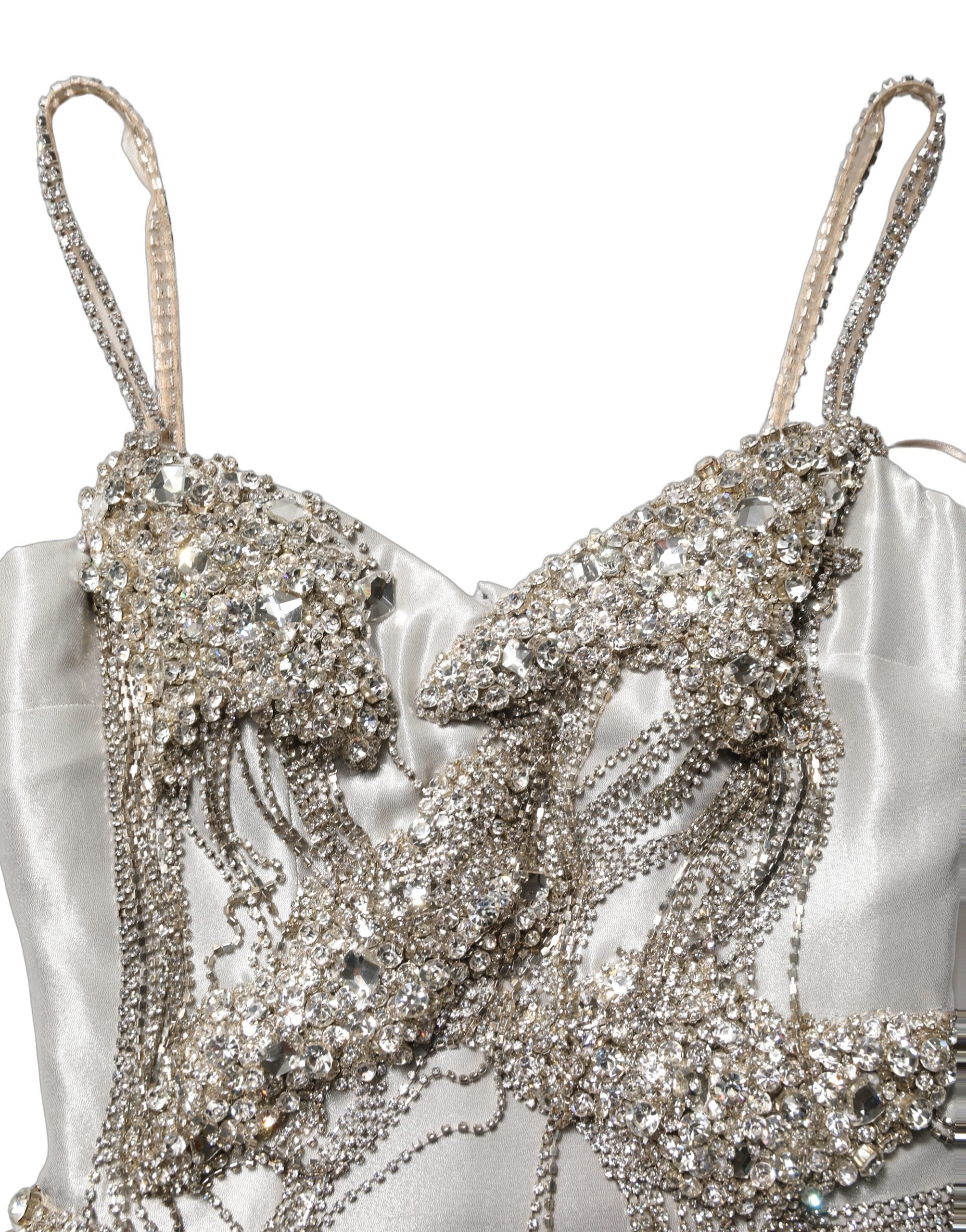 Dolce & Gabbana Abendkleid mit silbernen Kristallverzierungen