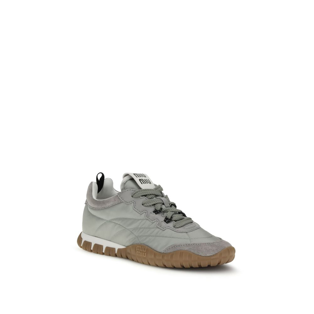 Miu Miu Graue Sportschuhe aus recyceltem Polyamid