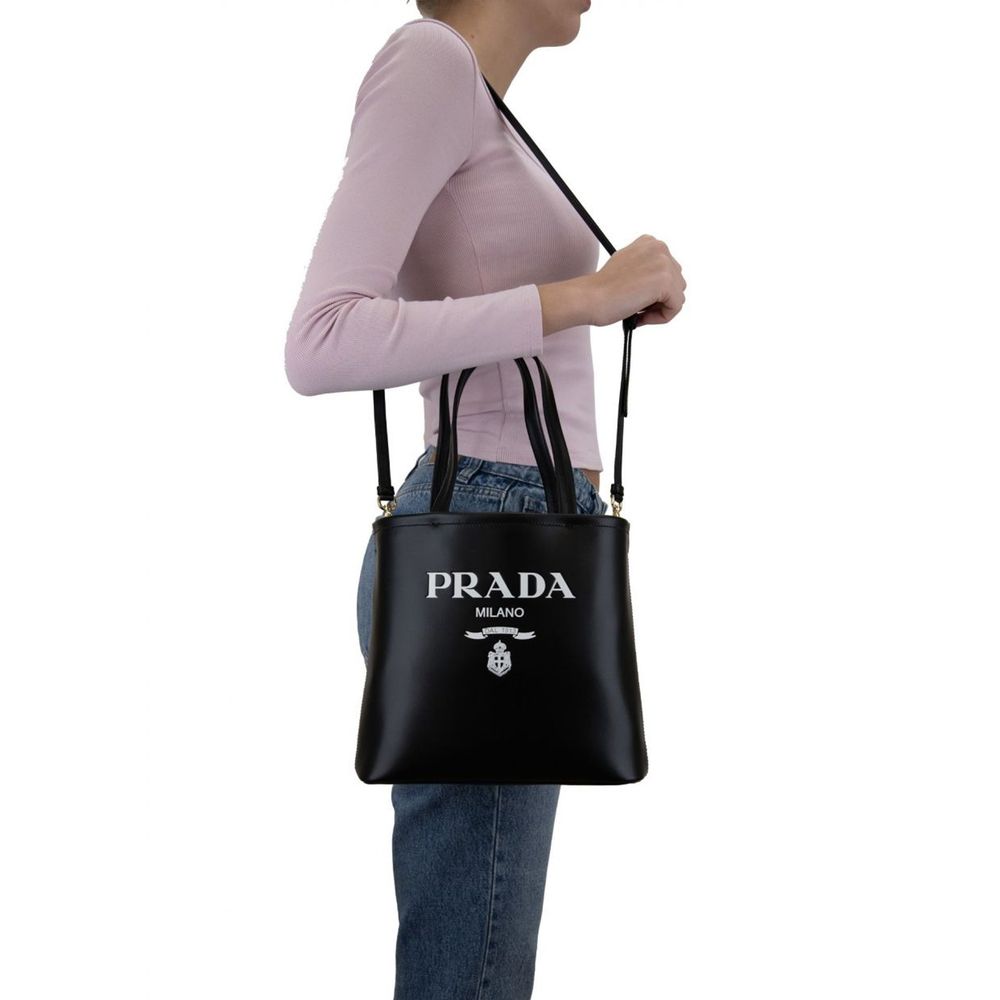 Prada Schwarze Kalbsleder-Tasche
