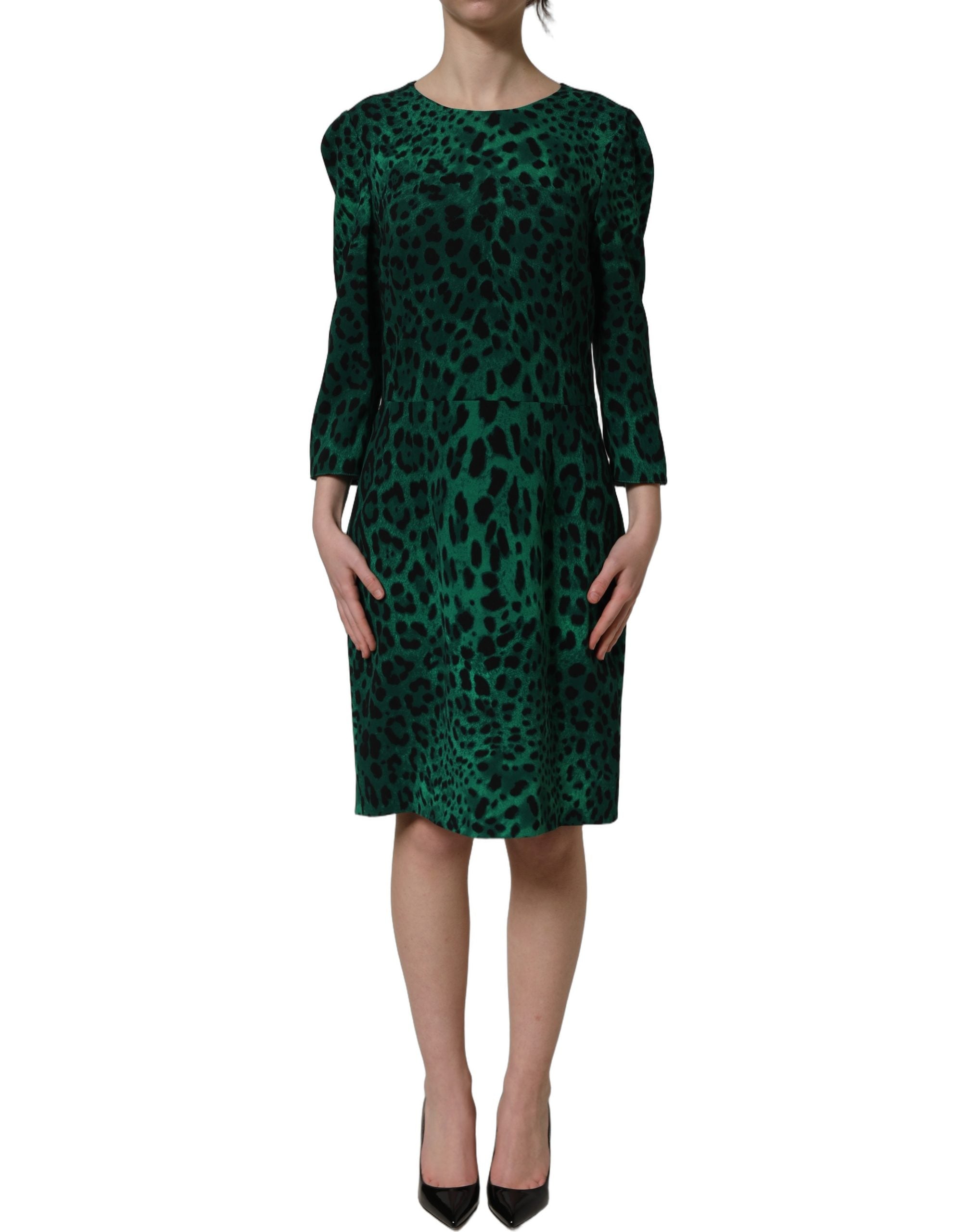 Dolce & Gabbana Knielanges Kleid mit grünem Leopardenmuster aus Seide