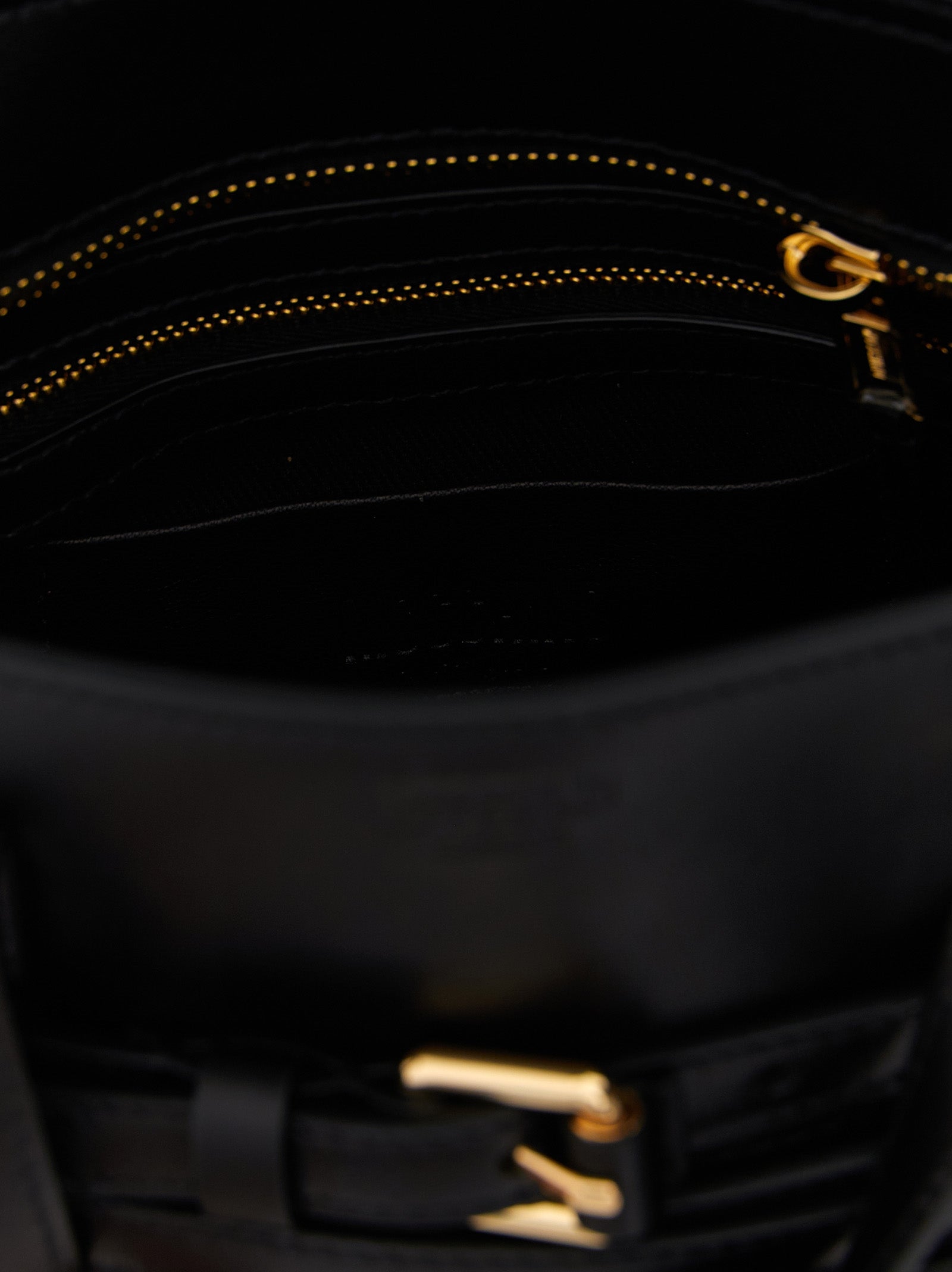 Moschino Schwarze Handtasche aus Polyester