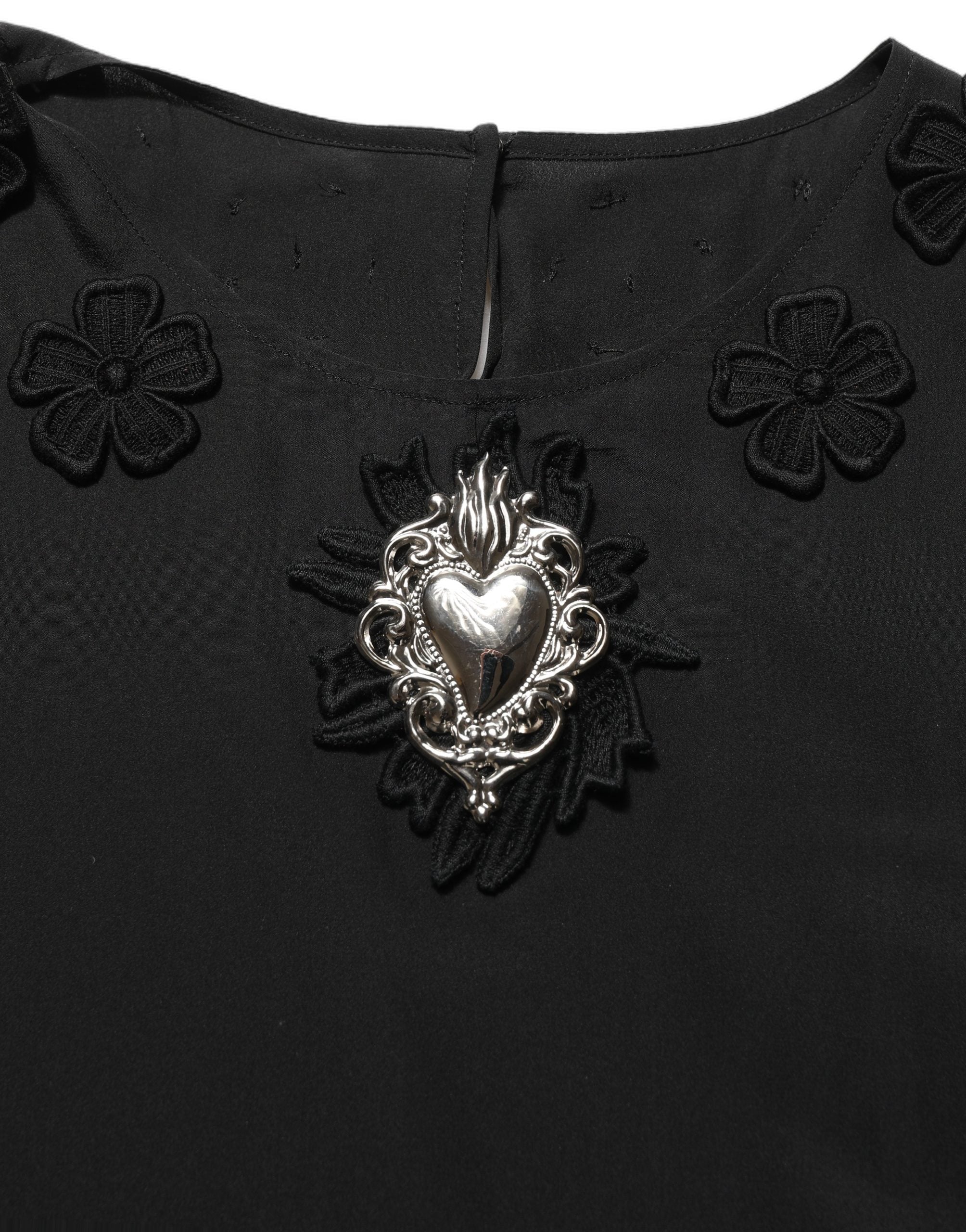 Dolce & Gabbana Schwarze Seidenbluse mit Herz-Applikation und Blumenmuster