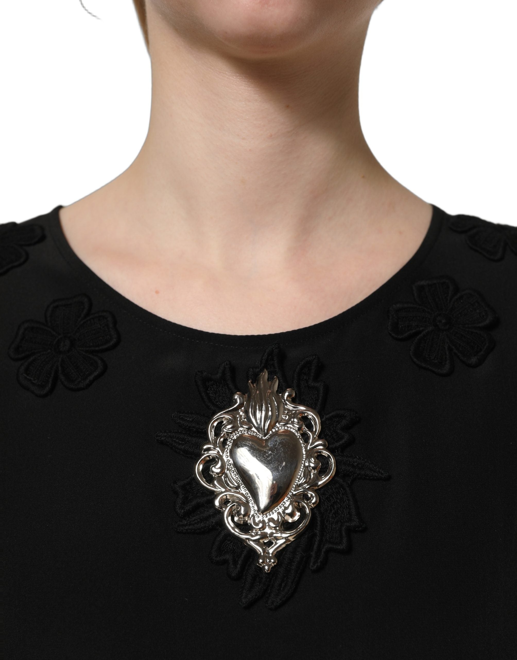 Dolce & Gabbana Schwarze Seidenbluse mit Herz-Applikation und Blumenmuster