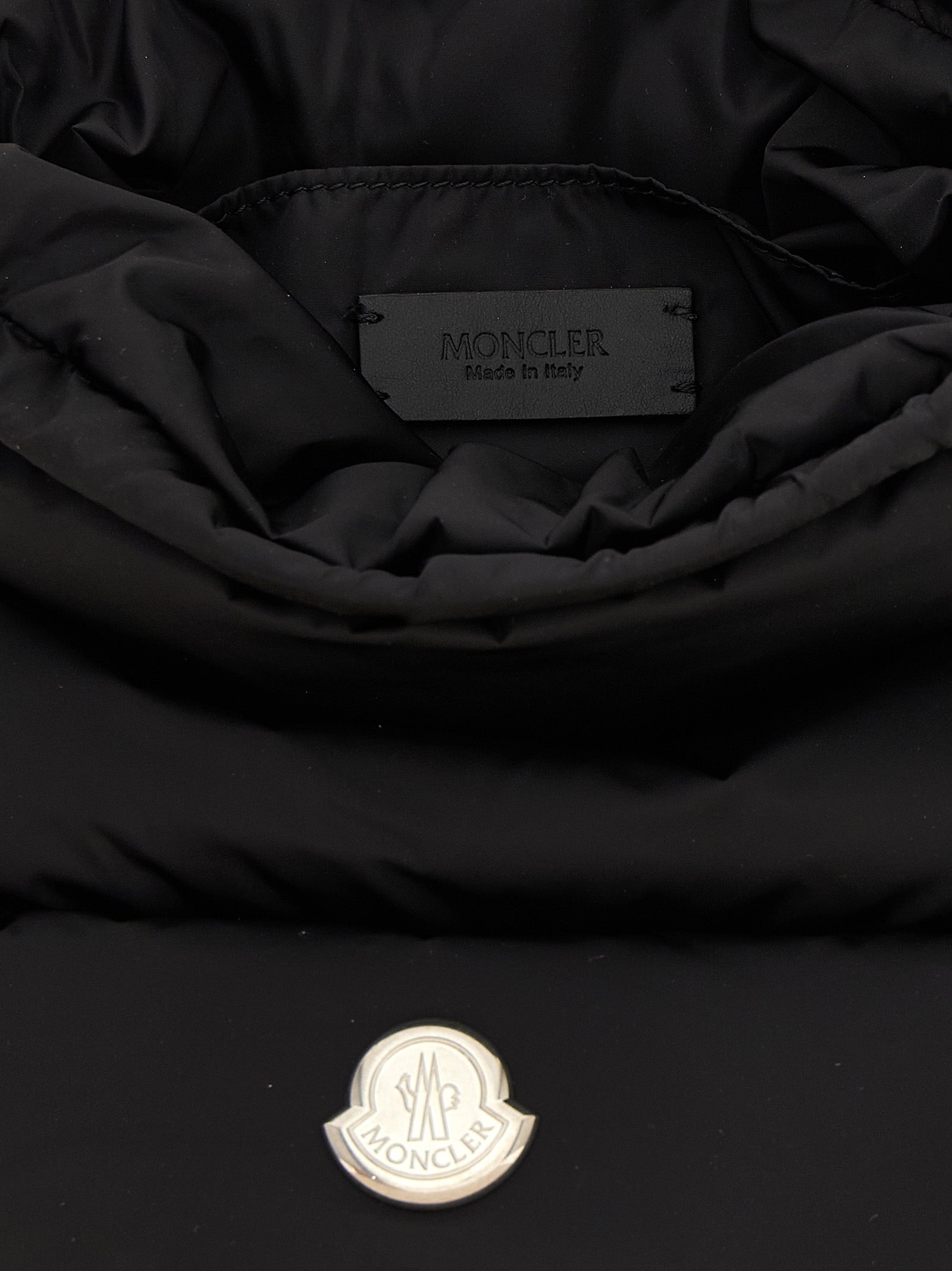 Moncler Schwarze Schultertasche aus Polyamid