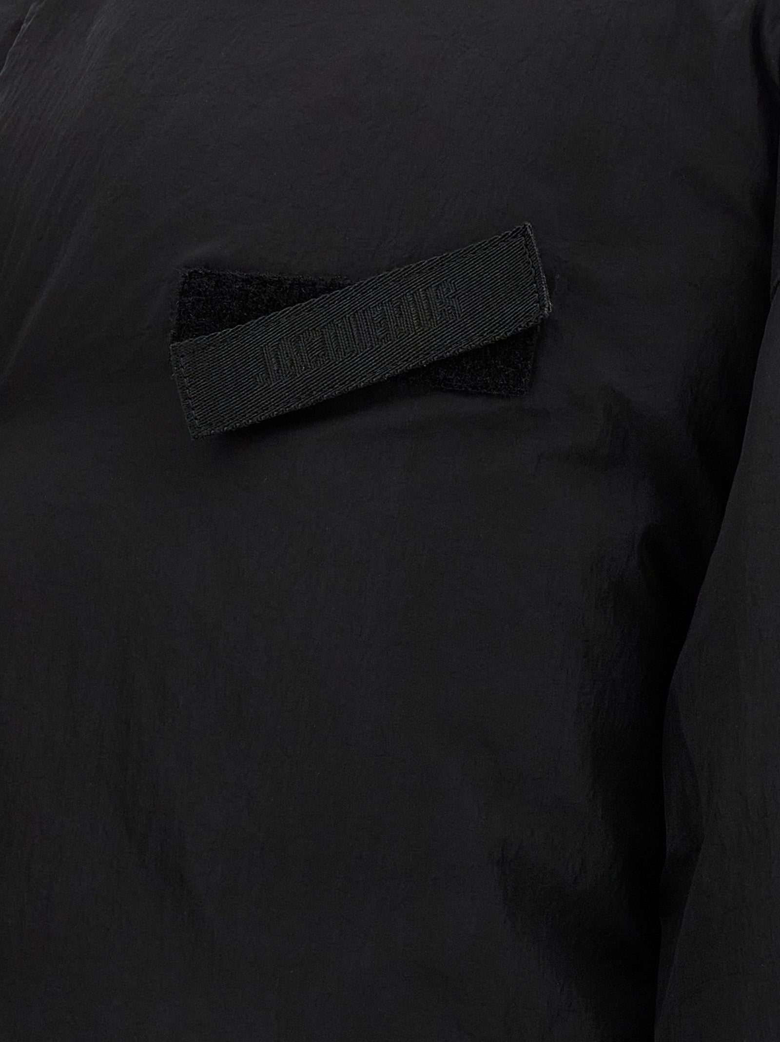 Jacquemus Schwarze Polyamid-Jacke in voller Länge