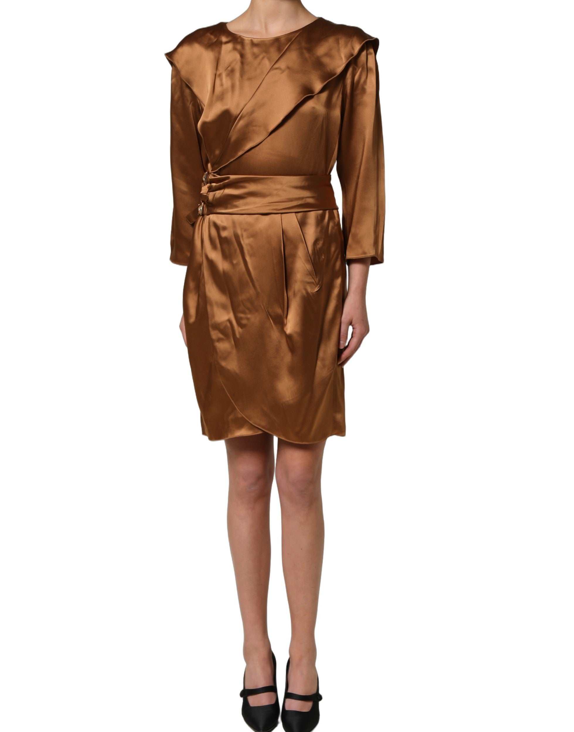 Emporio Armani Braunes Wickelkleid aus Satin und Acetat, Etui-Silhouette, Mini-Länge, mit Gürtel