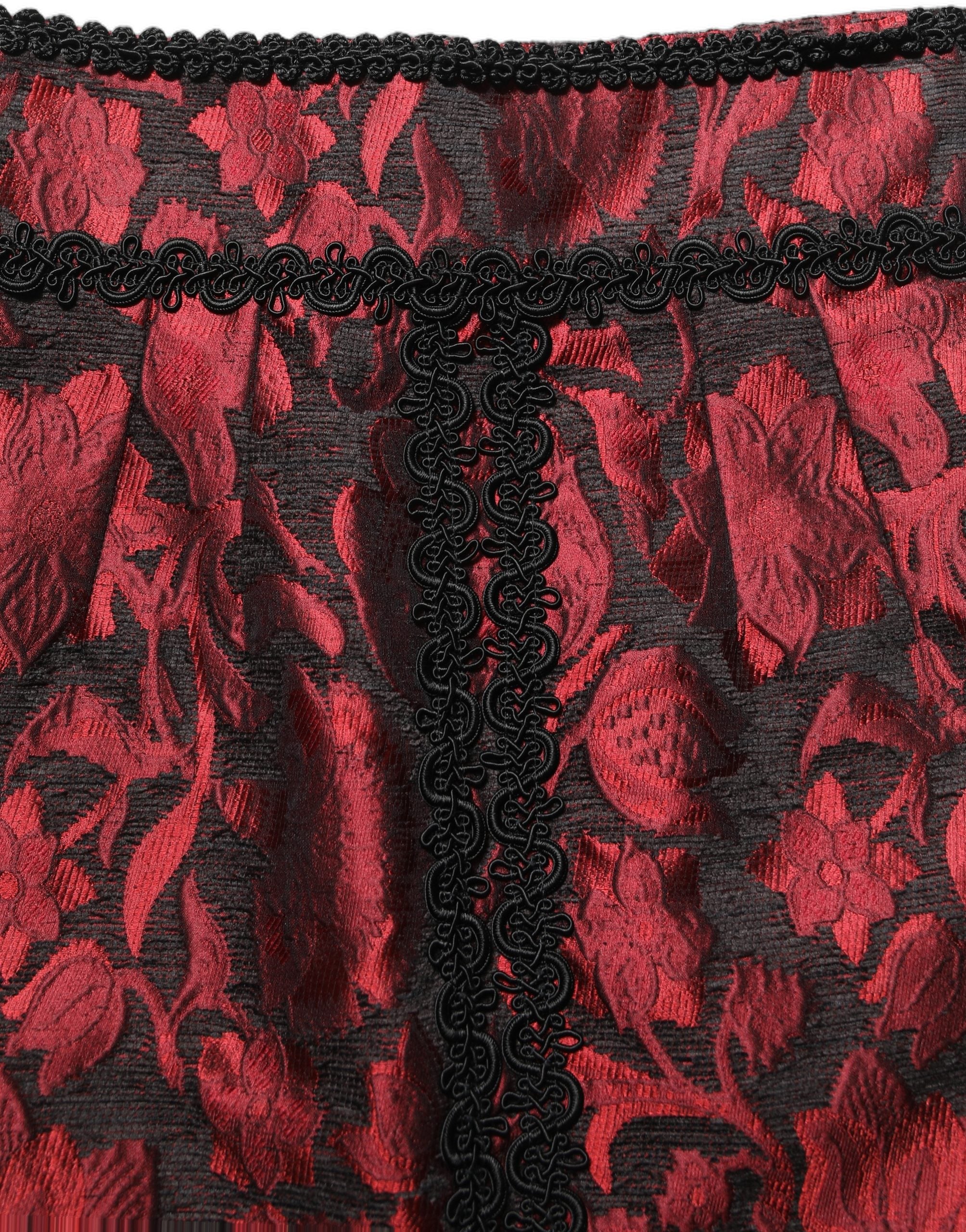 Dolce & Gabbana Minirock aus rotem und schwarzem Blumen-Jacquard mit Spitze