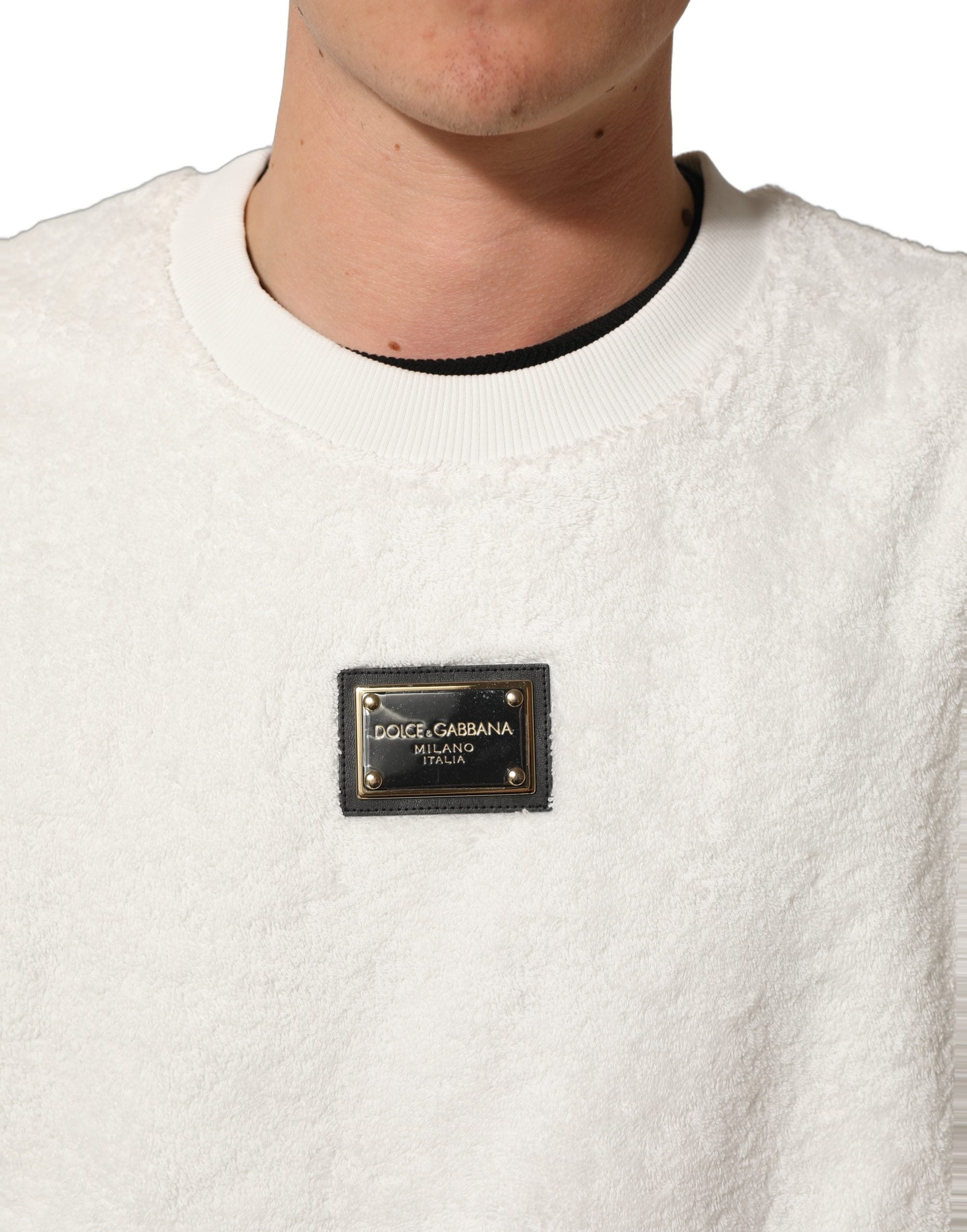 Dolce & Gabbana Weißes Sweatshirt mit Logo-Plakette und Rundhalsausschnitt