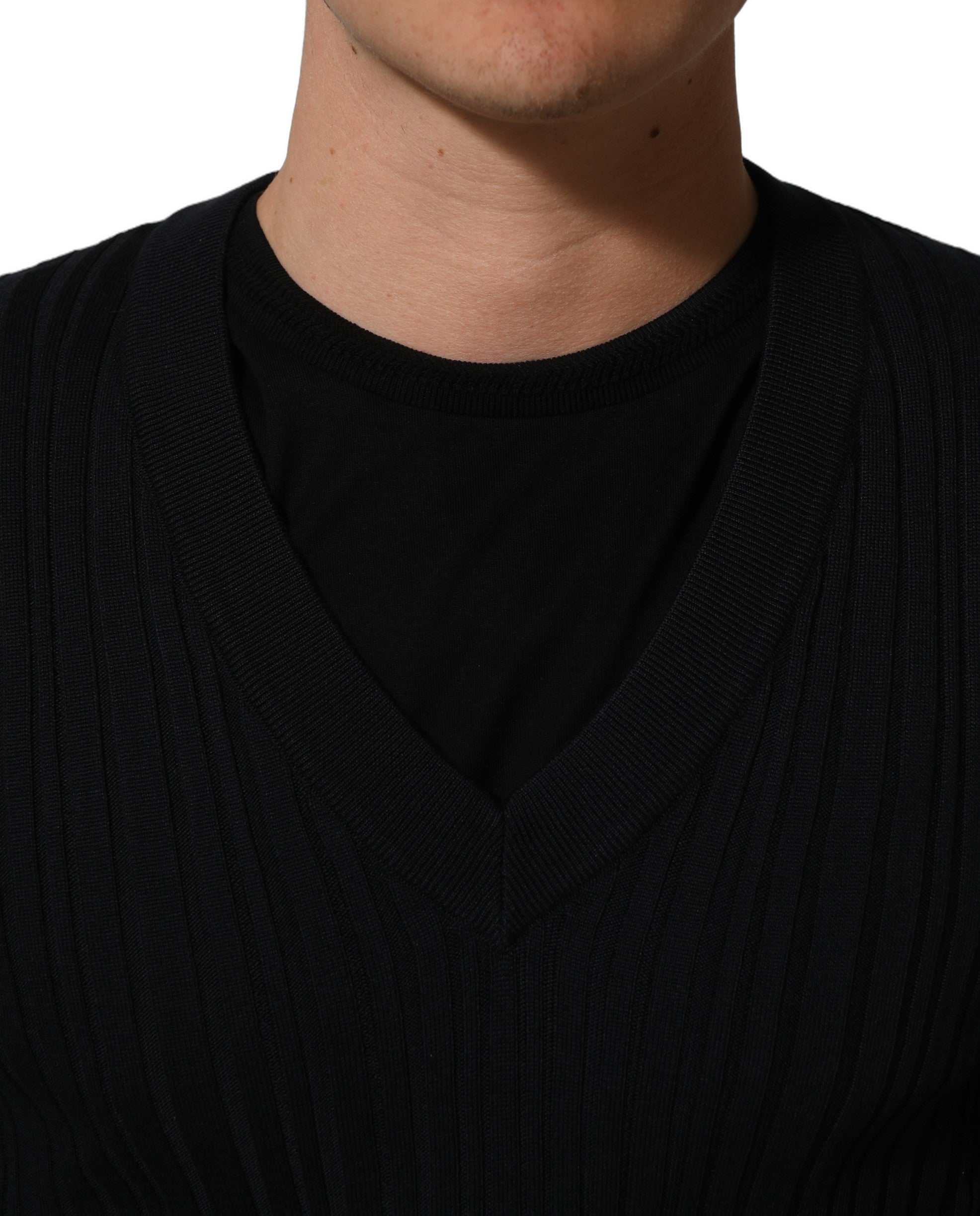 Dolce & Gabbana Schwarzer V-Ausschnitt Pullover aus Seidenmischung für Herren