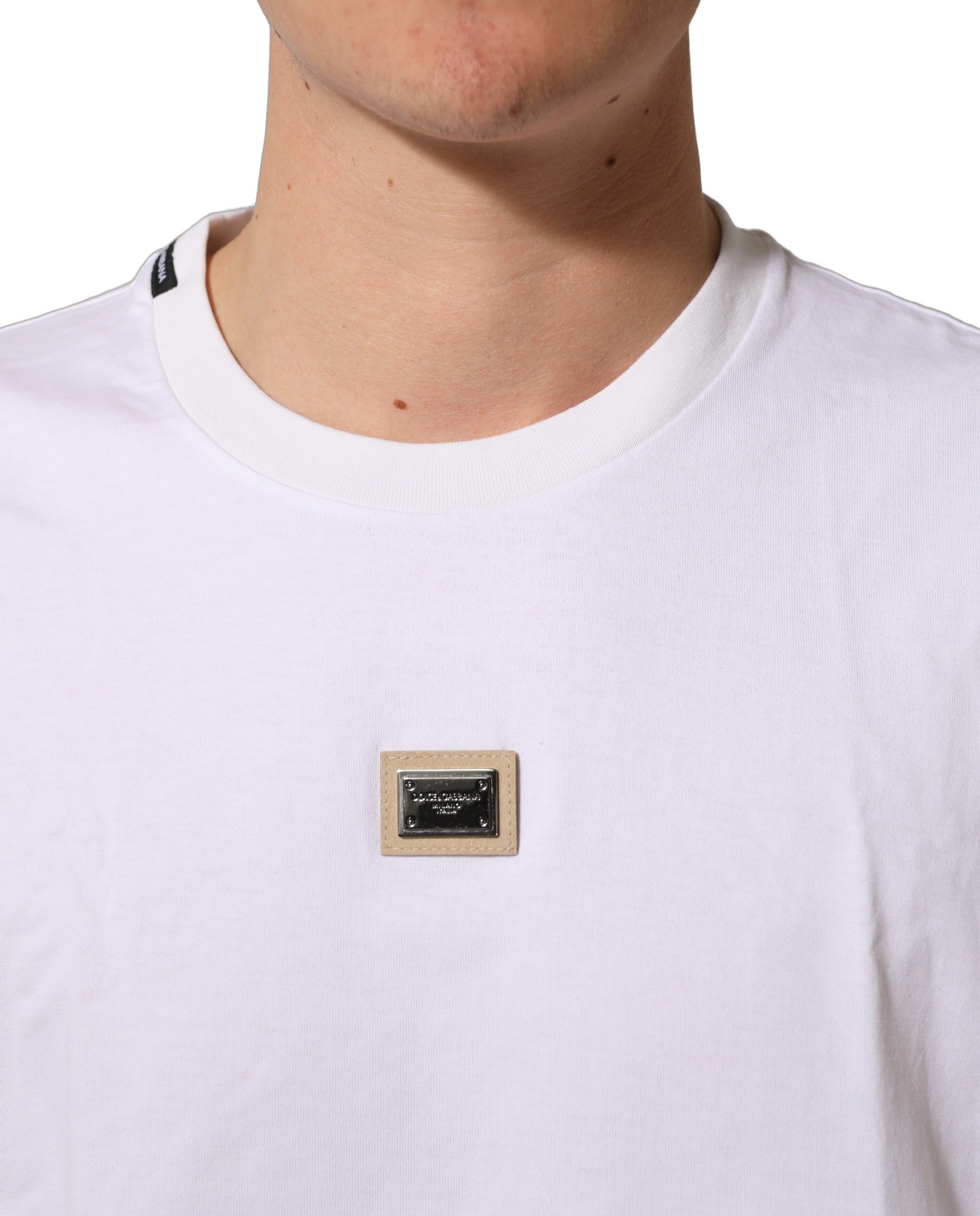 Dolce & Gabbana Weißes Baumwoll-T-Shirt mit Rundhalsausschnitt und Logo-Plakette