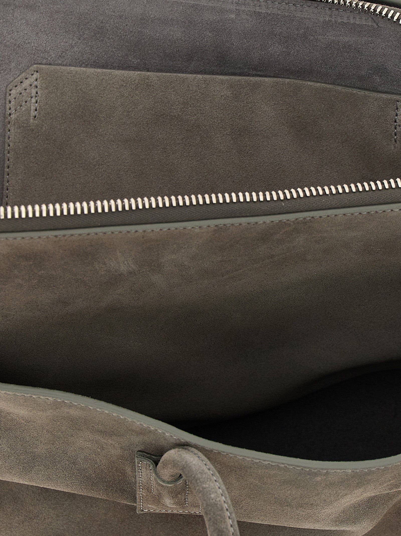 The Attico Schultertasche aus grauem Rindsleder
