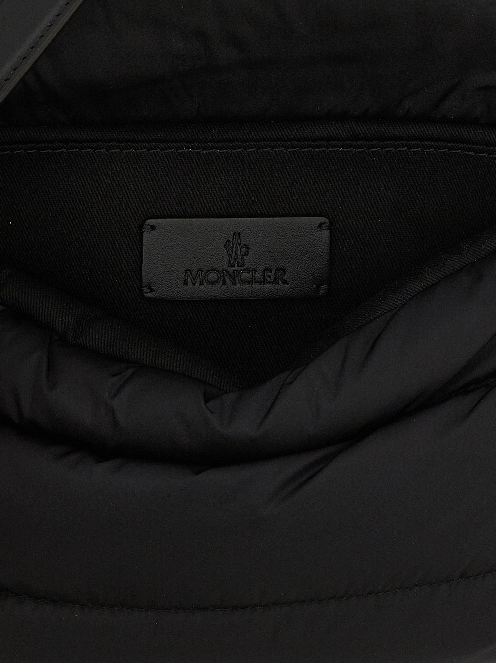 Moncler Schwarze Schultertasche aus Polyamid