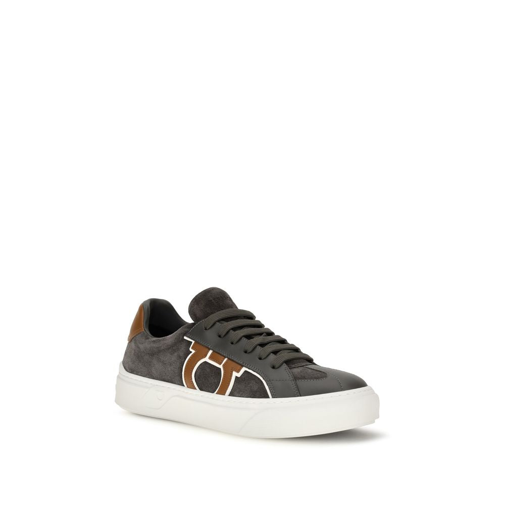 Ferragamo Graue Wildleder-Sneakers mit niedrigem Schaft