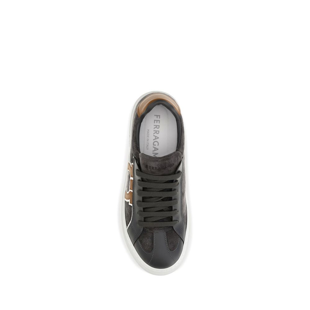 Ferragamo Graue Wildleder-Sneakers mit niedrigem Schaft