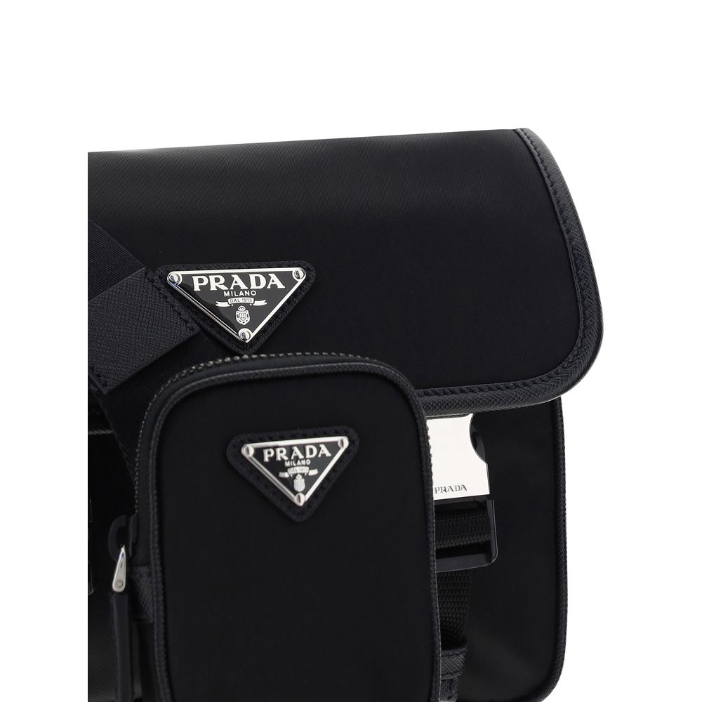 Prada Schwarze Schultertasche aus Polyamid