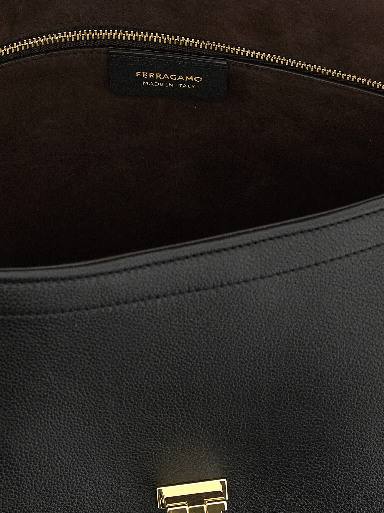 Ferragamo Schwarze Kalbsleder-Schultertasche