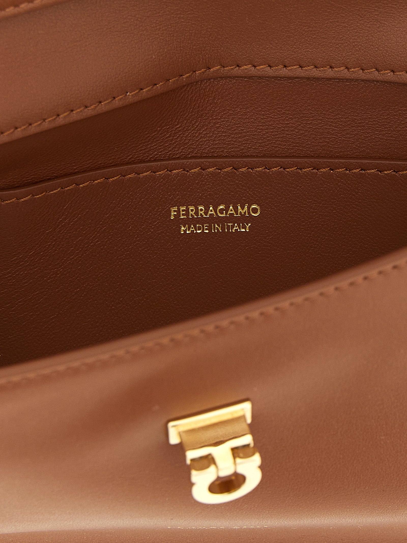 Ferragamo Braune Kalbsleder-Clutch
