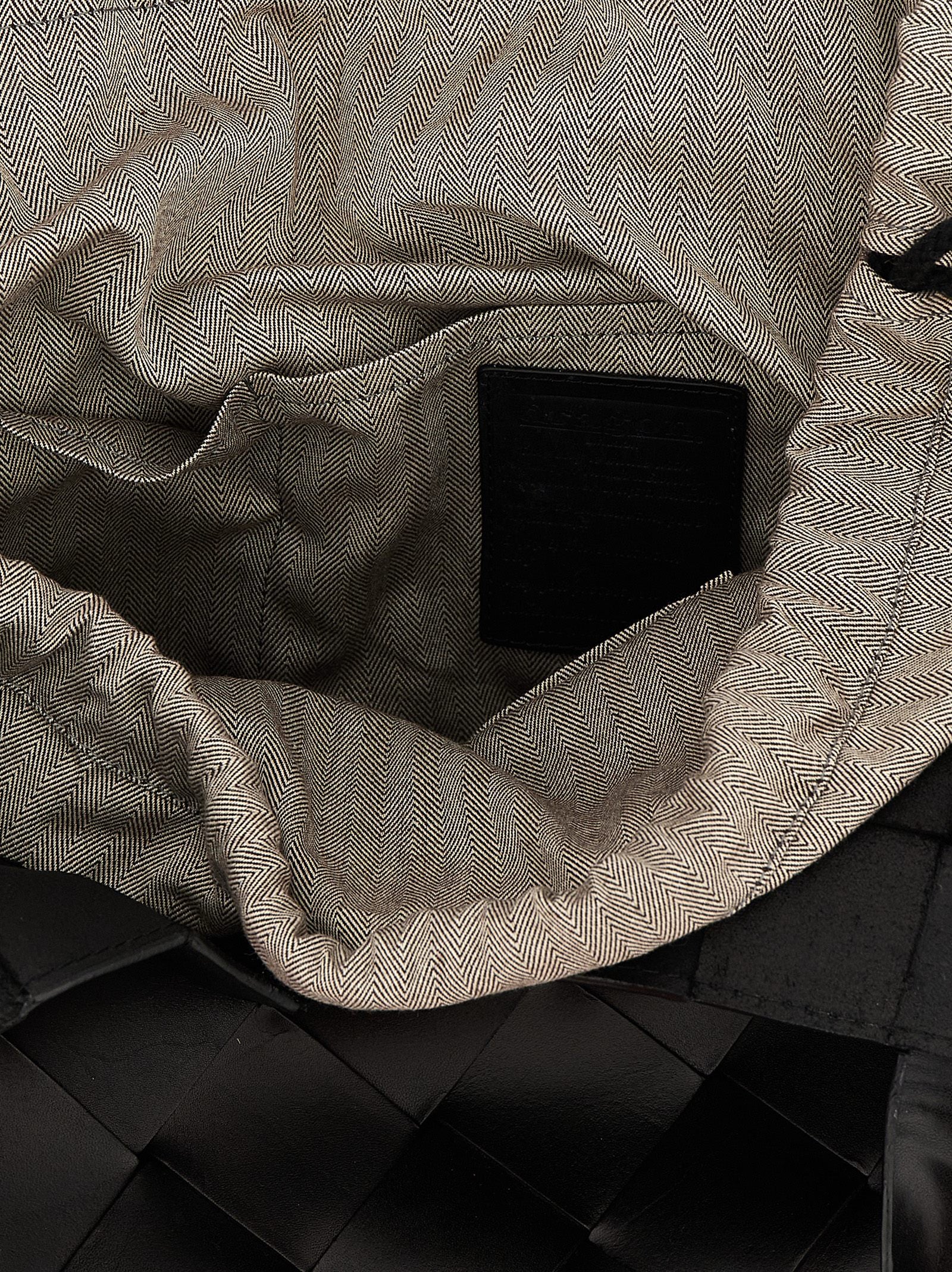 Dragon Diffusion Schwarze Kalbsleder-Schultertasche