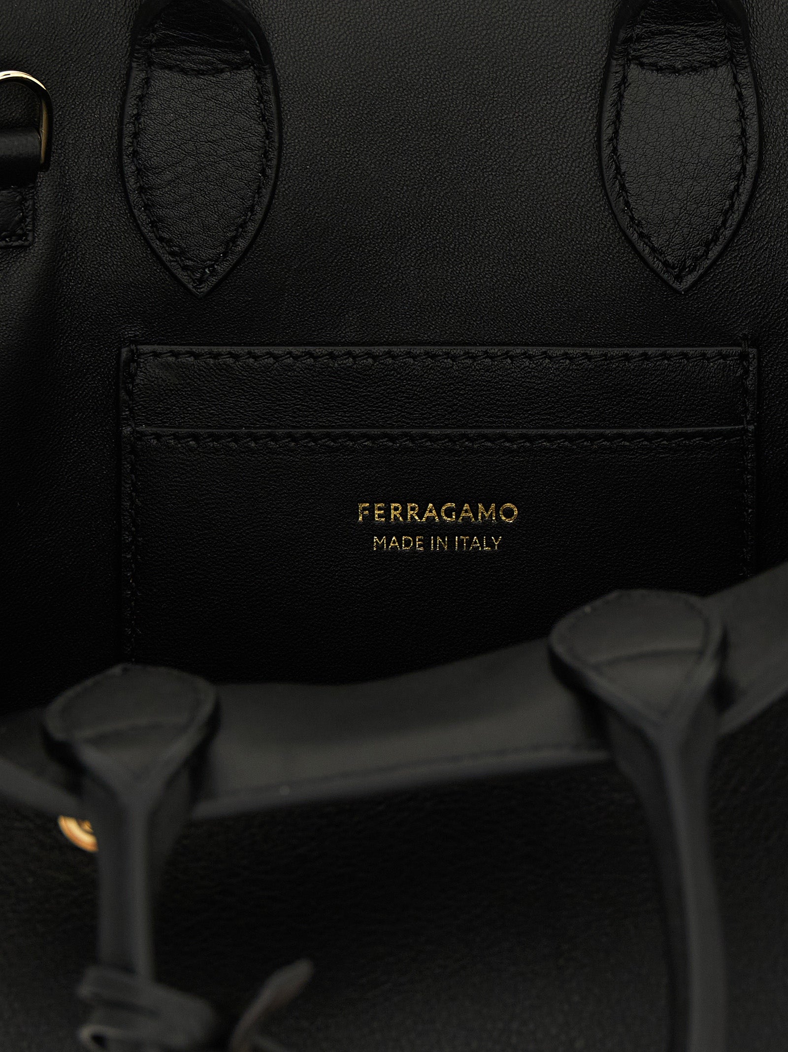 Ferragamo Schwarze Kalbsleder-Handtasche