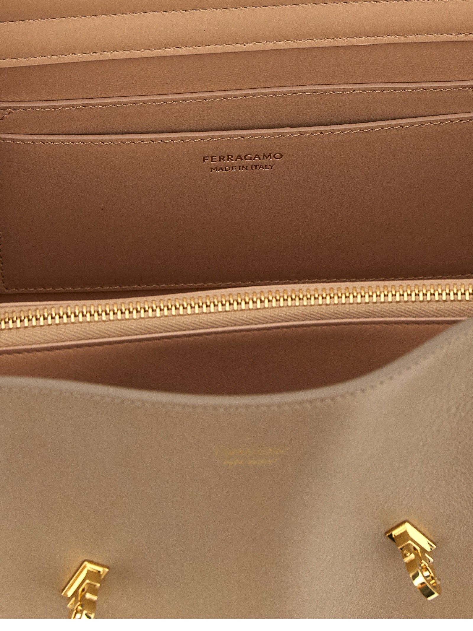 Ferragamo Schultertasche aus mehrfarbigem Kalbsleder