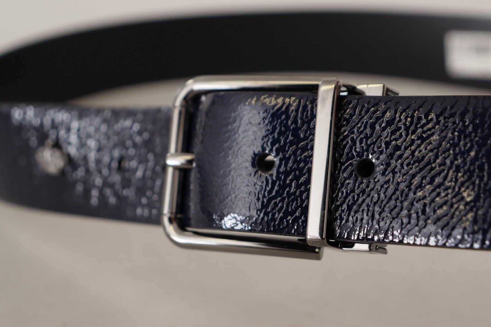 Dolce & Gabbana Blaues Lackleder Vernice Silberne Logoschnalle Gürtel