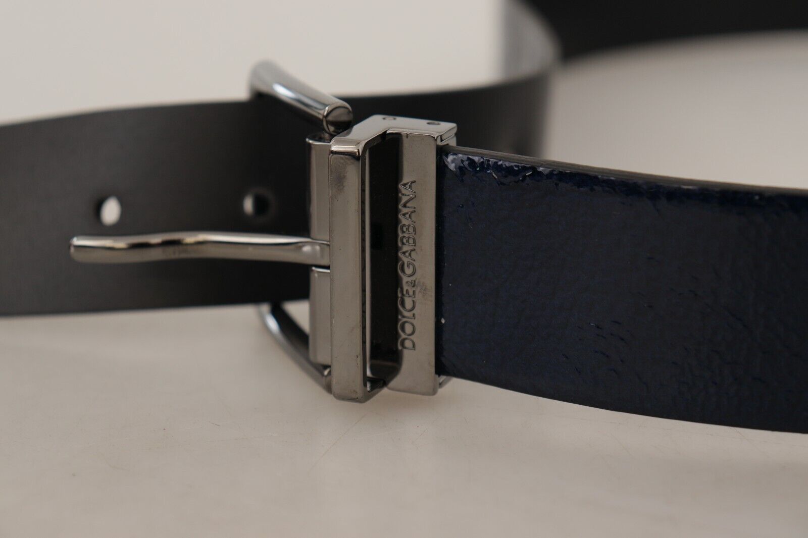 Dolce & Gabbana Blaues Lackleder Vernice Silberne Logoschnalle Gürtel