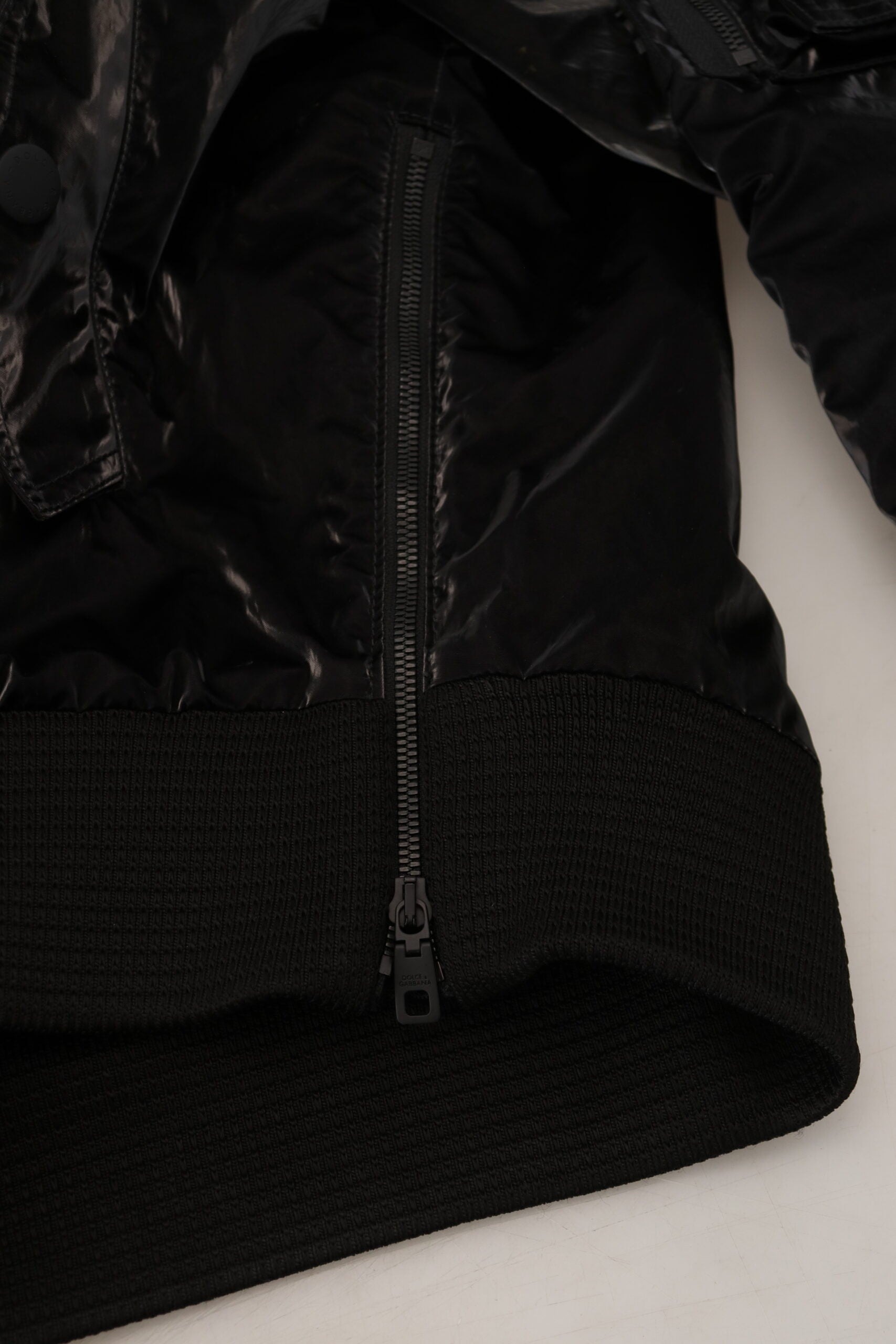 Dolce & Gabbana Schwarze Nylon Bomberjacke mit Kapuze und Reißverschluss