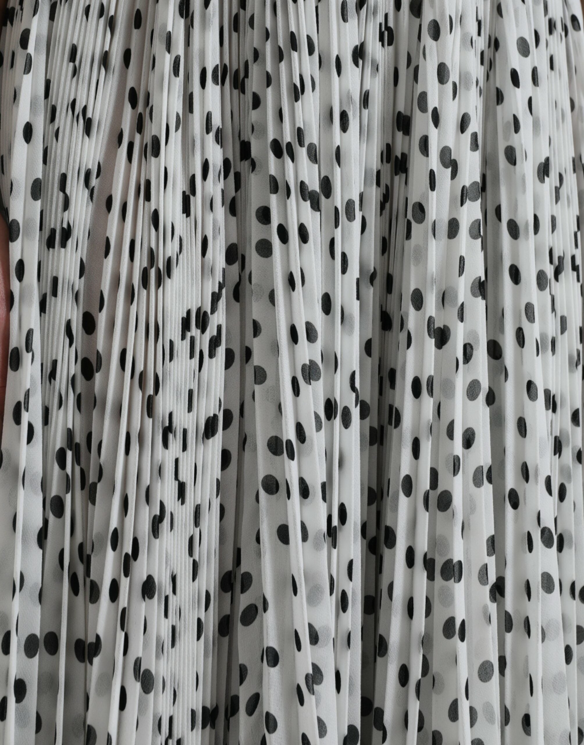 Dolce & Gabbana Weißes gepunktetes Maxikleid in A-Linie mit Falten
