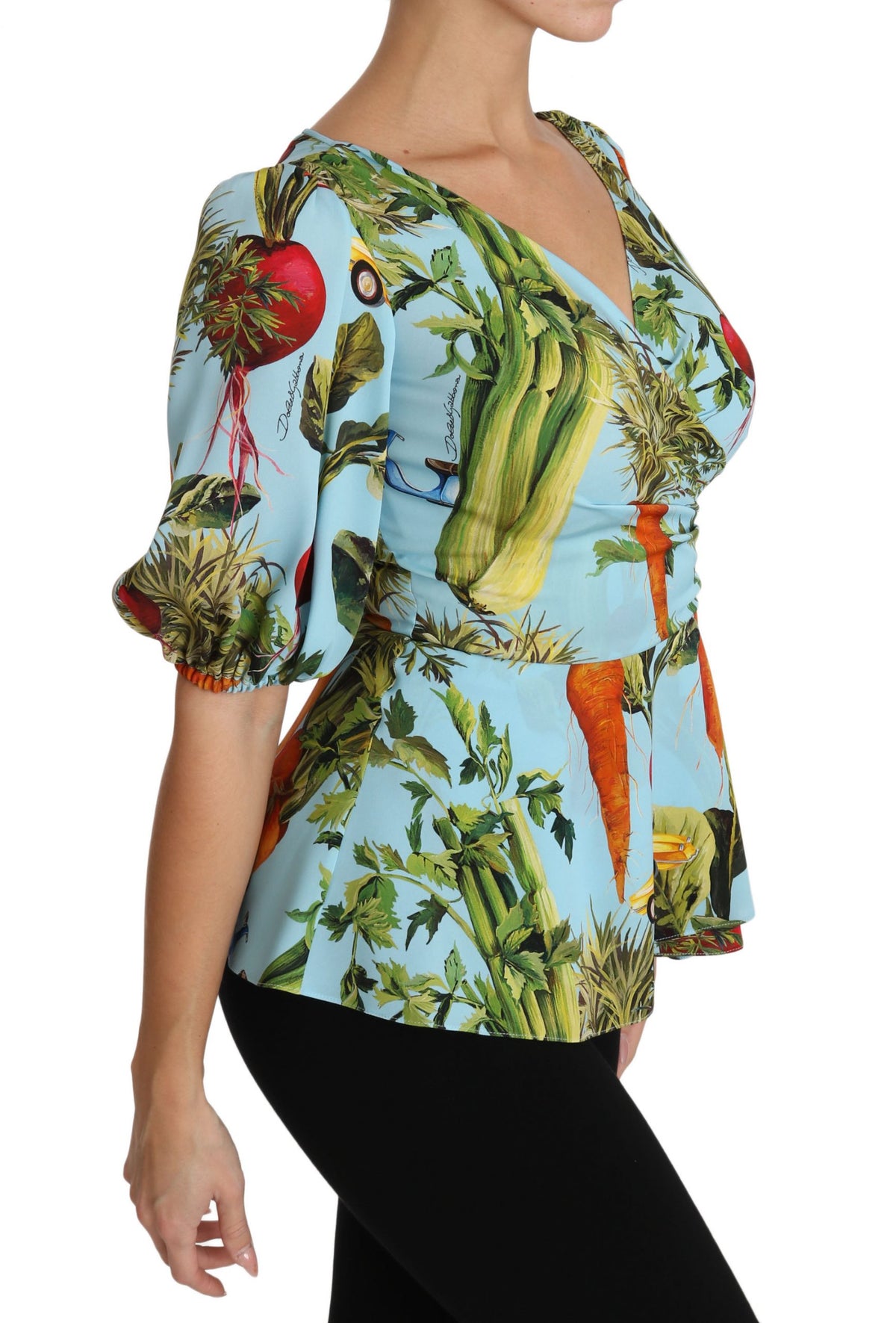 Dolce & Gabbana Mehrfarbiges Seidentop mit Gemüsedruck Schößchen-Wickelbluse