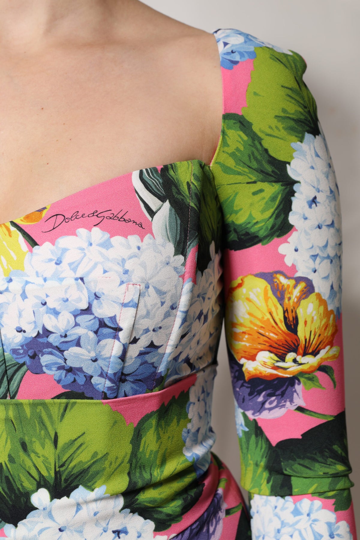 Dolce & Gabbana Multicolor Florales Midikleid mit Seitenschlitz