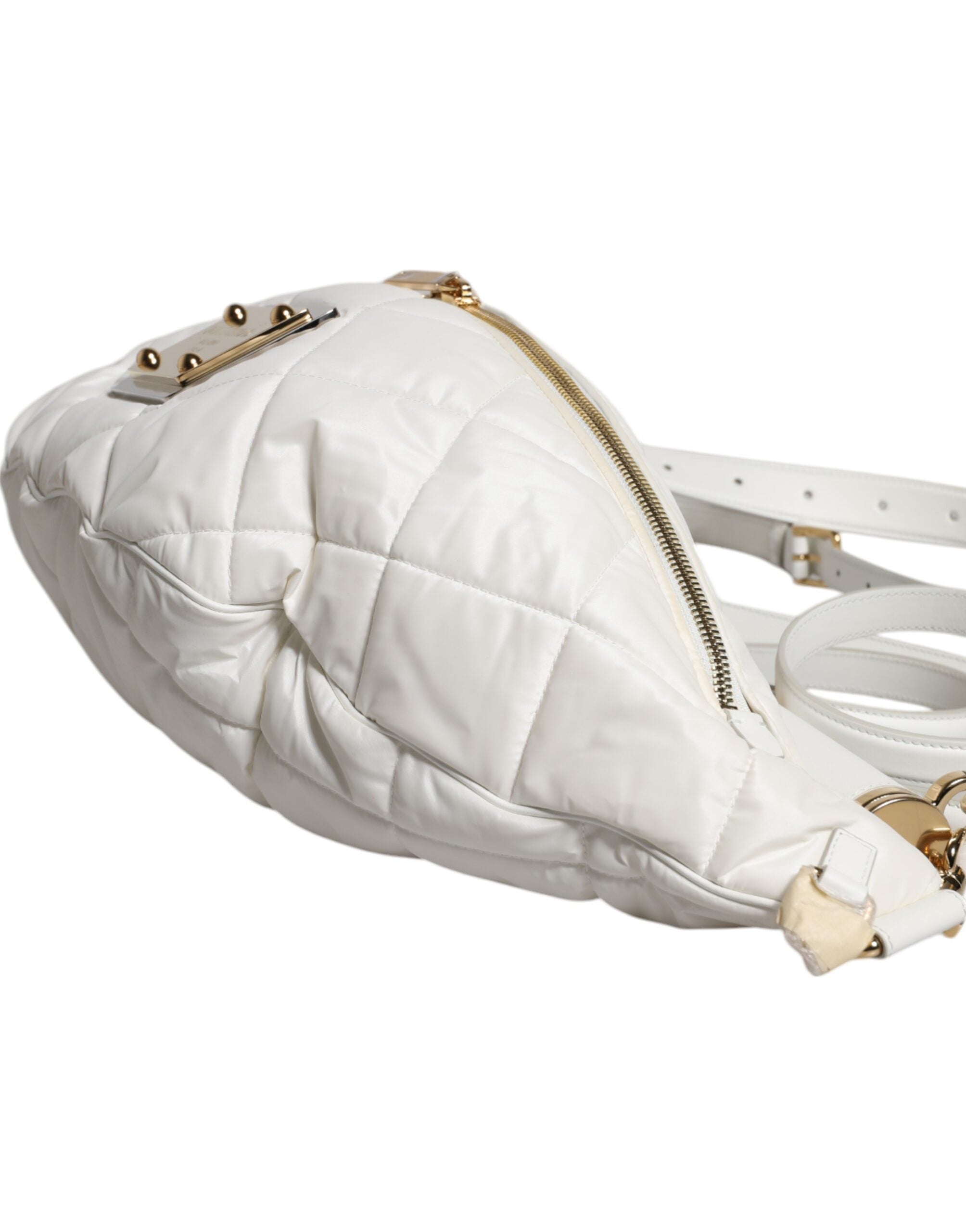 Dolce & Gabbana Weiße gesteppte Logo-Plakette Gürtel Taille Gürteltasche