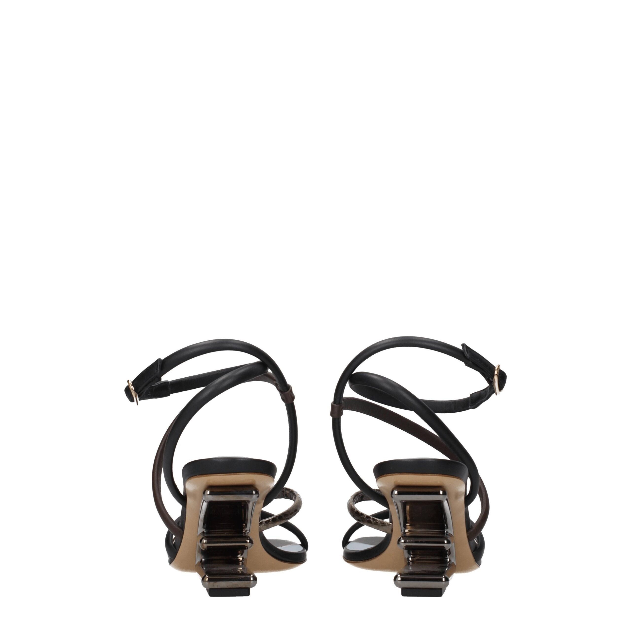 Fendi Flache Sandalen aus Leder in verschiedenen Farben