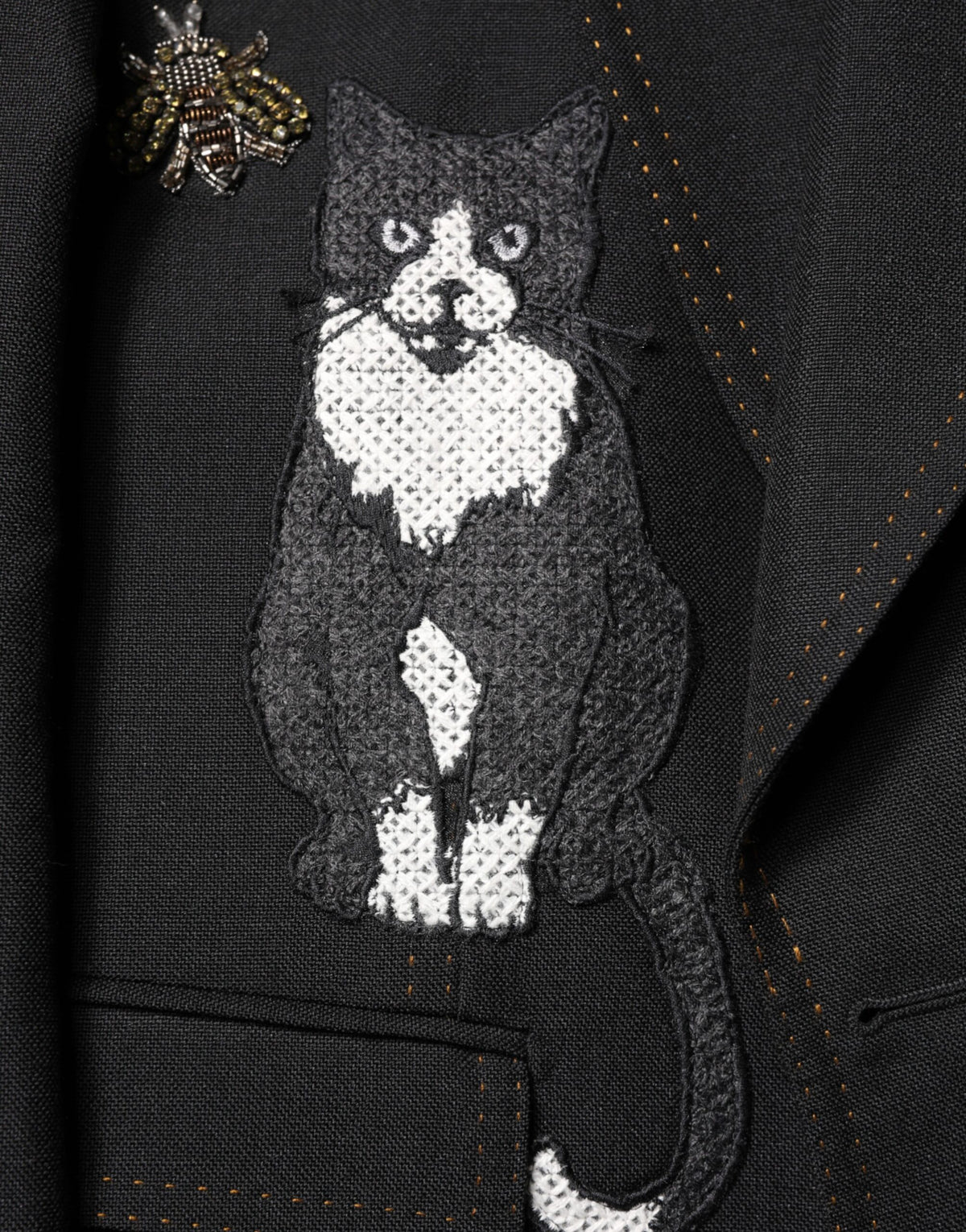 Dolce & Gabbana Schwarzer Anzugmantel mit Bienenkrone und Blazer