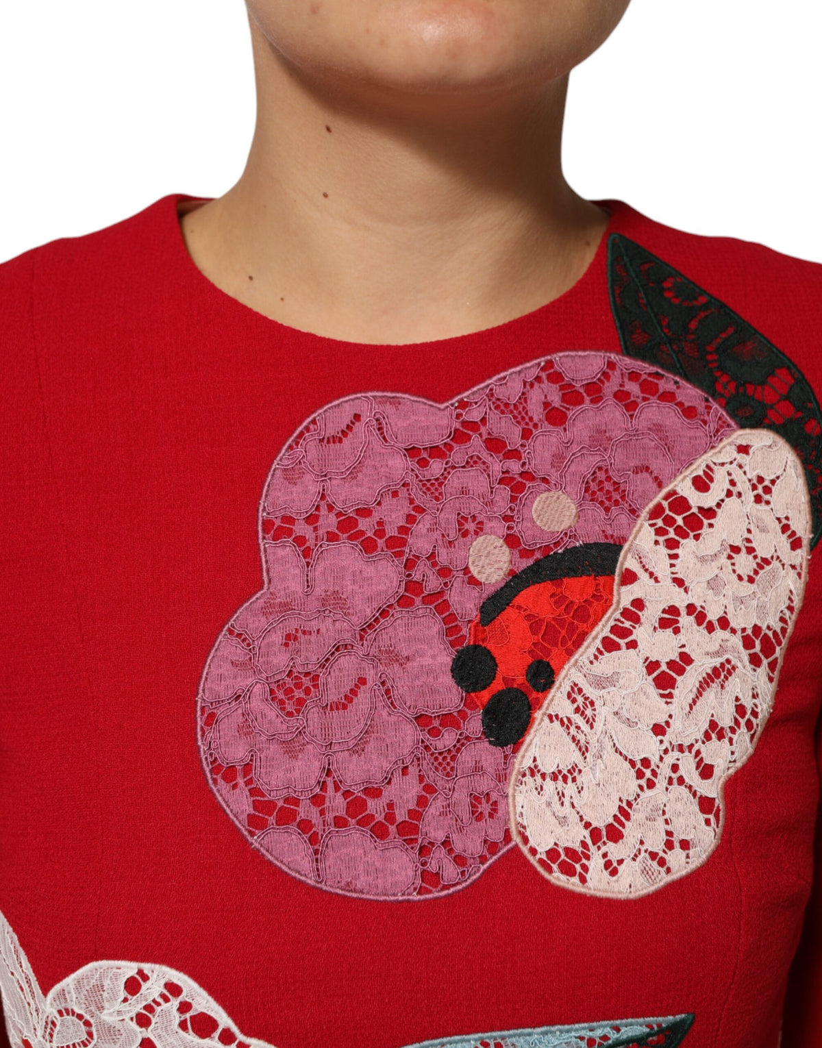 Dolce & Gabbana Rotes Minikleid mit Blumenapplikationen aus Spitze und A-Linie