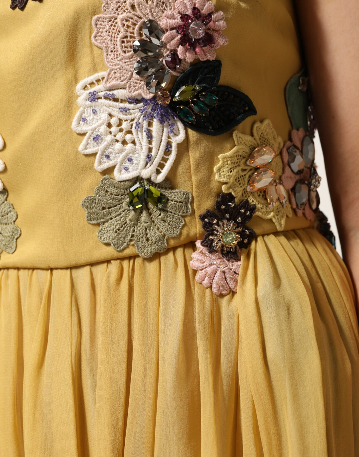 Dolce & Gabbana Gelbes Maxikleid mit Blumenstickerei aus Seide