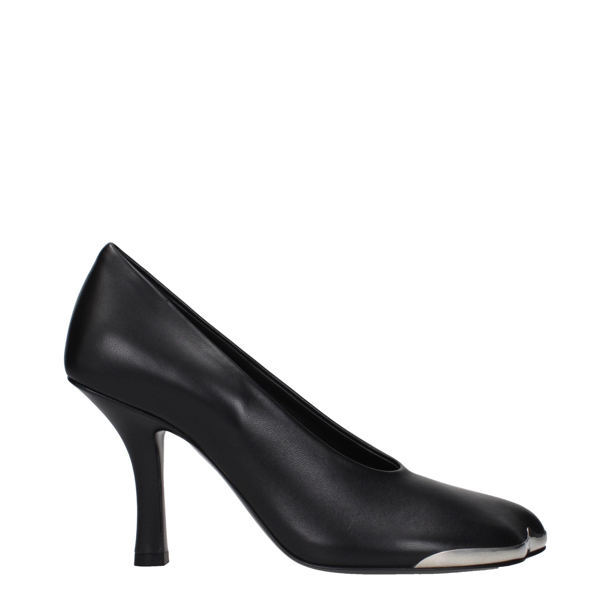 Burberry Schwarze Leder Pumps mit hohem Absatz