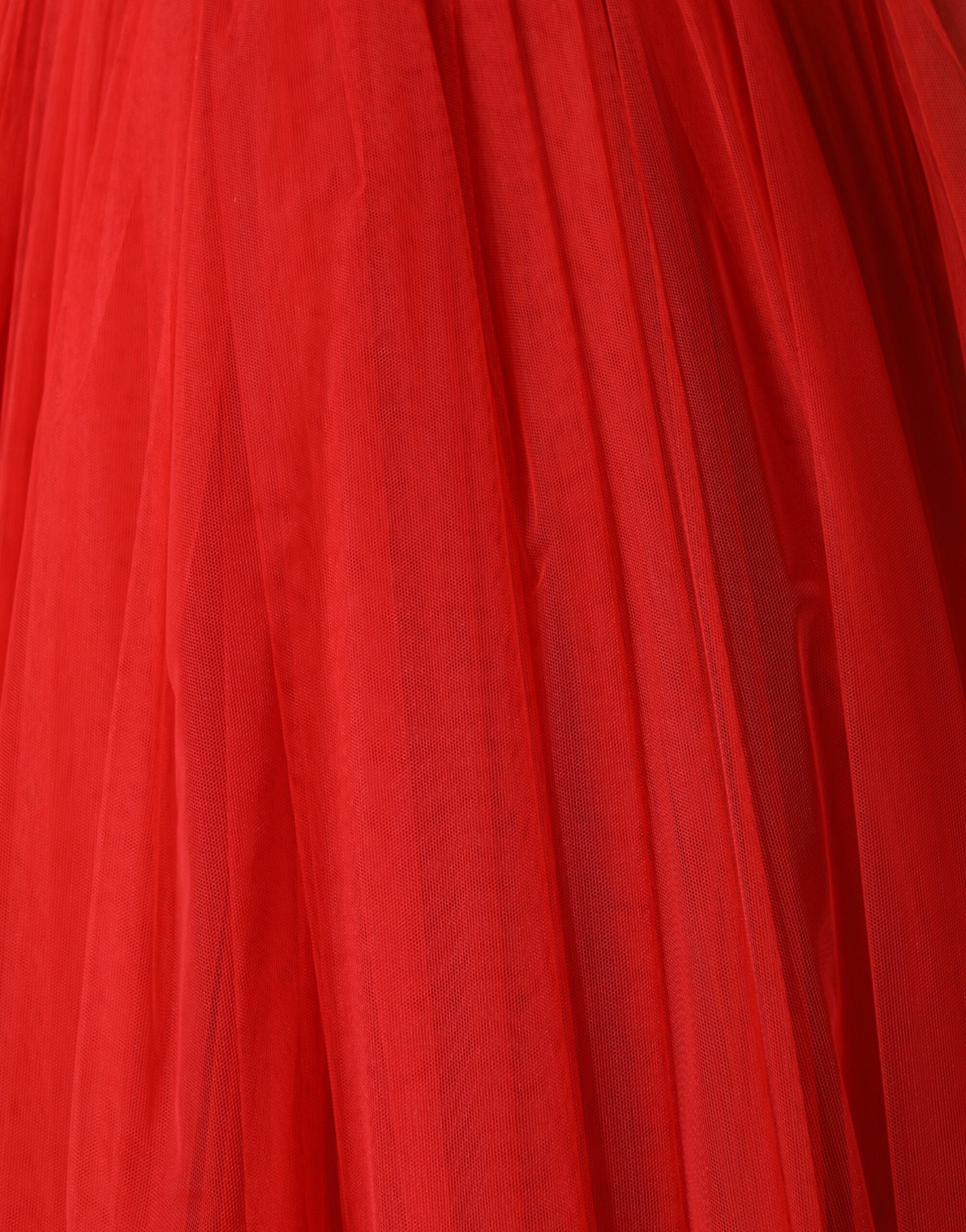 Dolce & Gabbana Rotes Blumen-Abendkleid mit Carmen-Ausschnitt und A-Linie