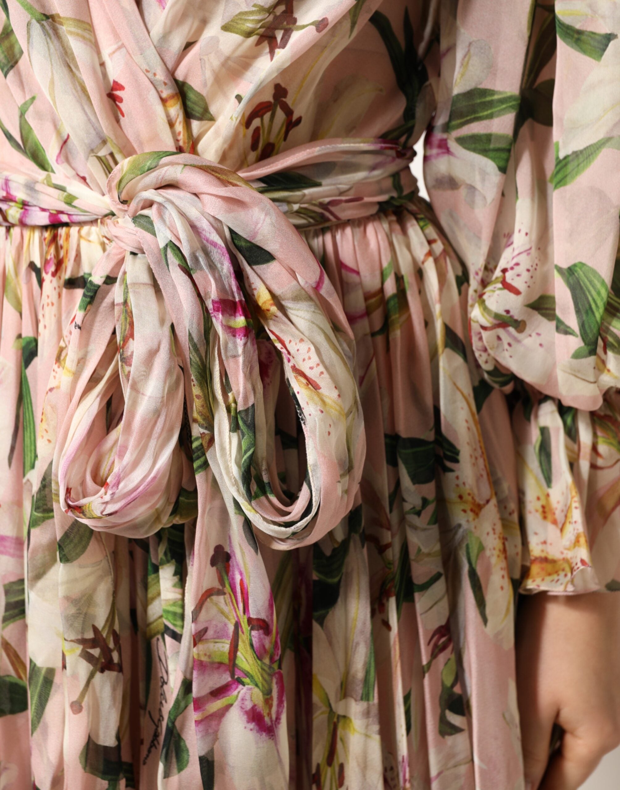 Dolce & Gabbana Maxikleid mit rosa Lilien-Print und Falten in A-Linie