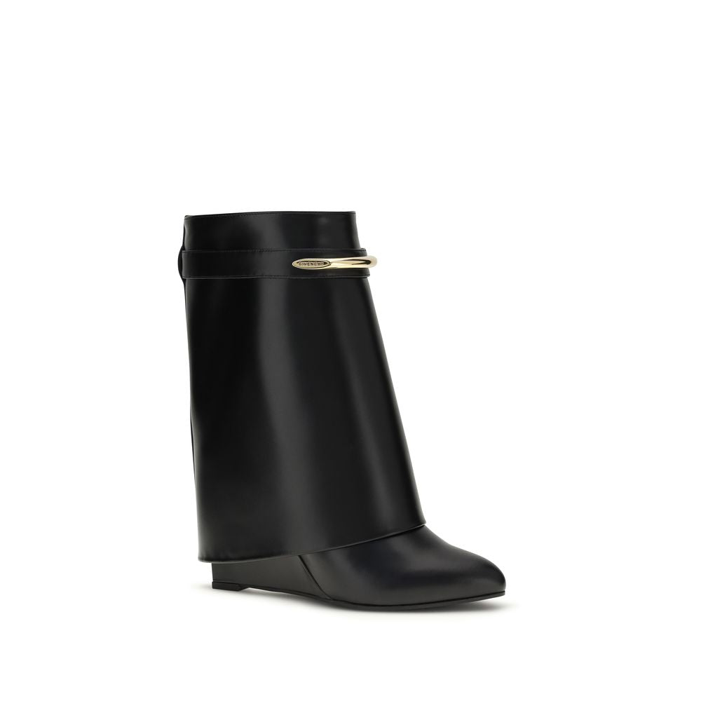 Givenchy Schwarze Ankle Boots aus Kalbsleder Bos Taurus