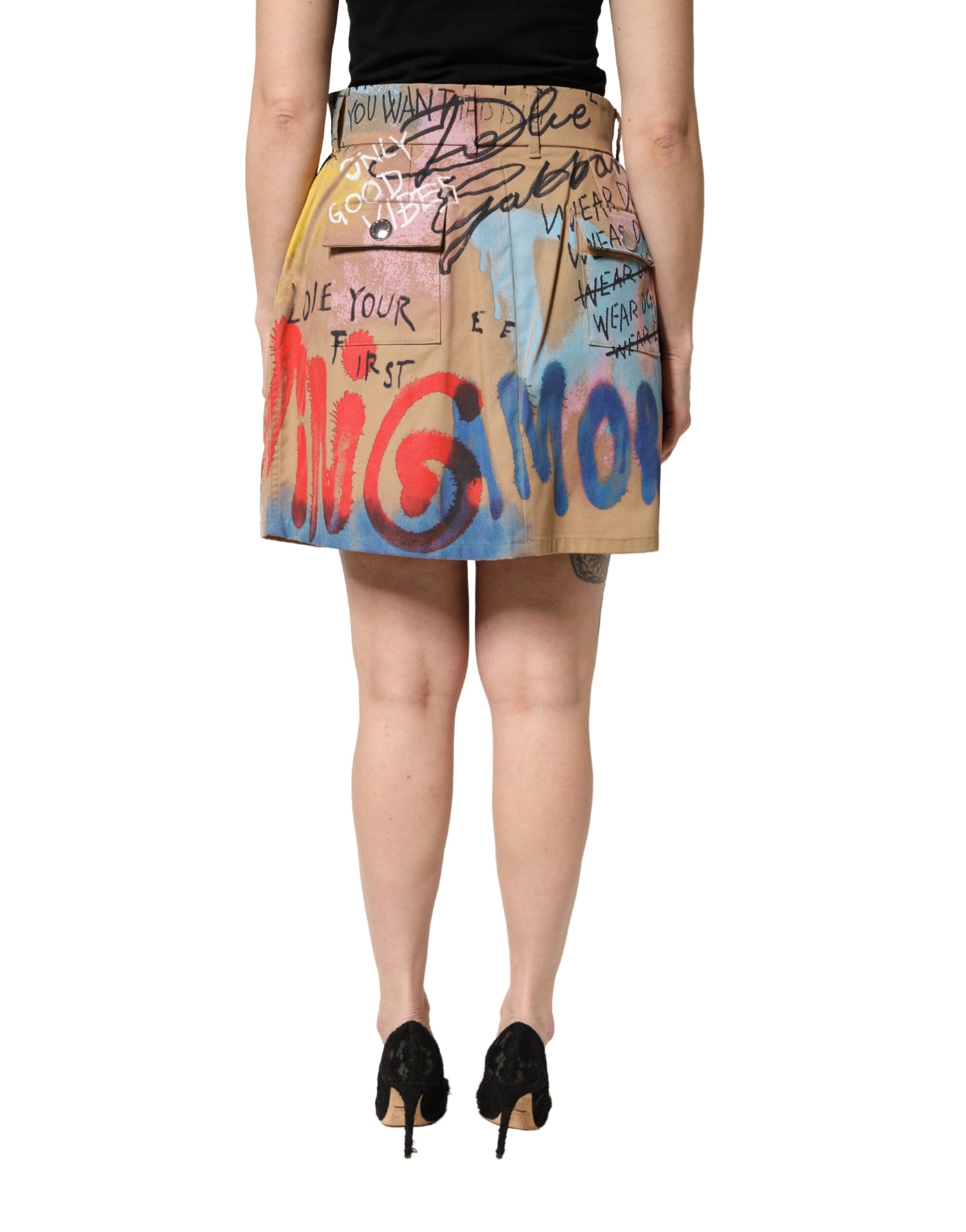 Dolce & Gabbana Minirock aus Baumwollmischung mit beigem Graffiti-Print