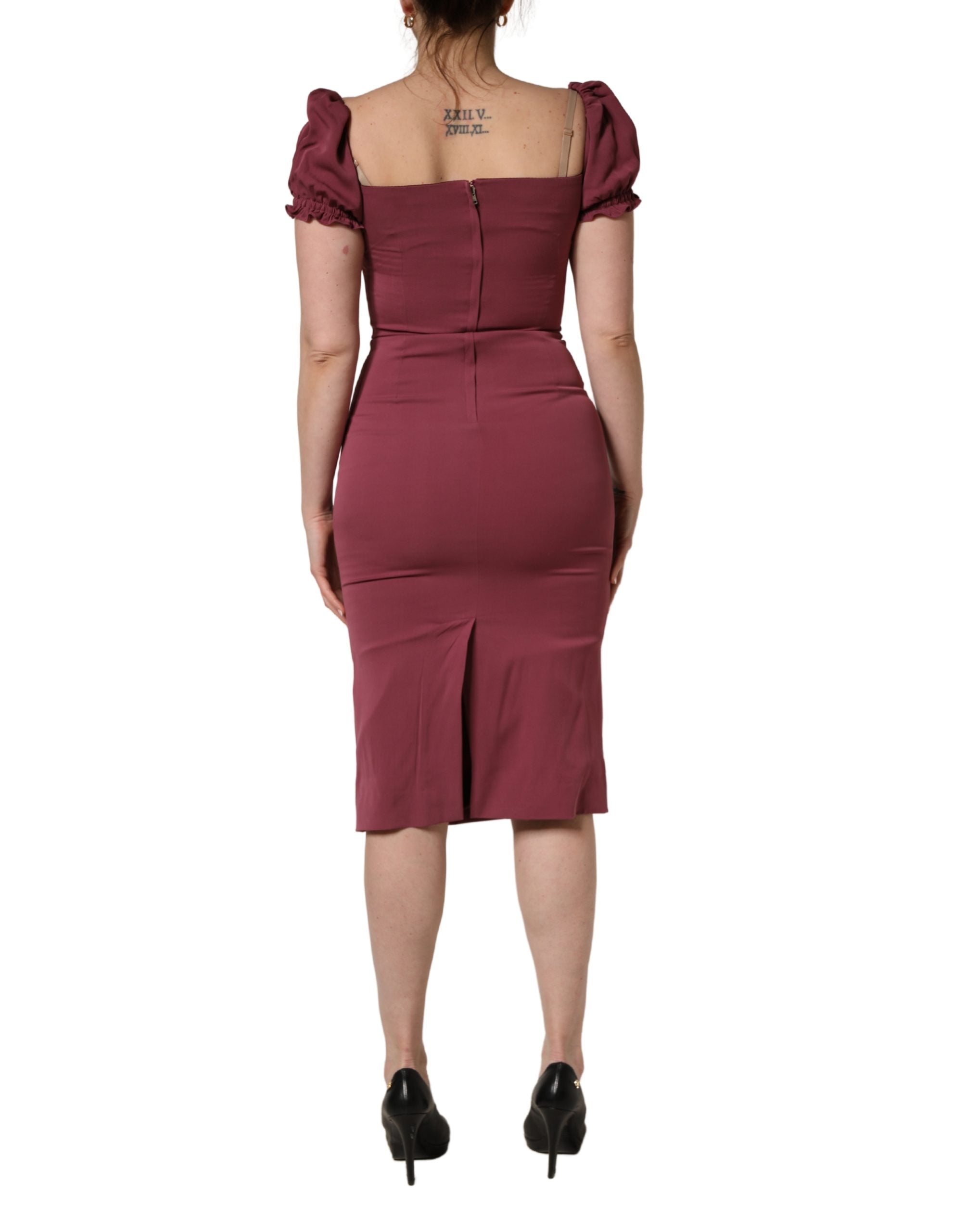 Dolce & Gabbana Maroonfarbenes Seidenkleid mit Herzausschnitt und Midi-Länge