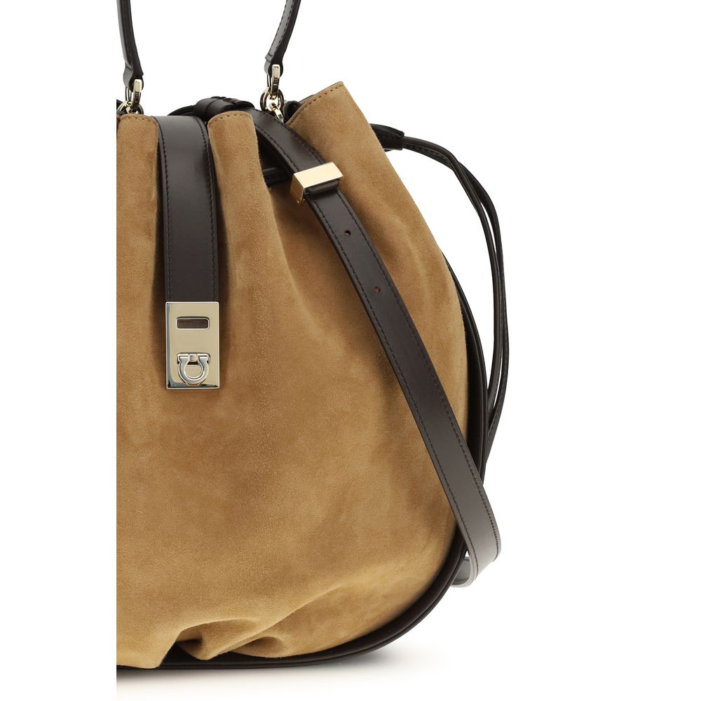 Ferragamo Braune Kalbsleder Bos Taurus Bucket Bag